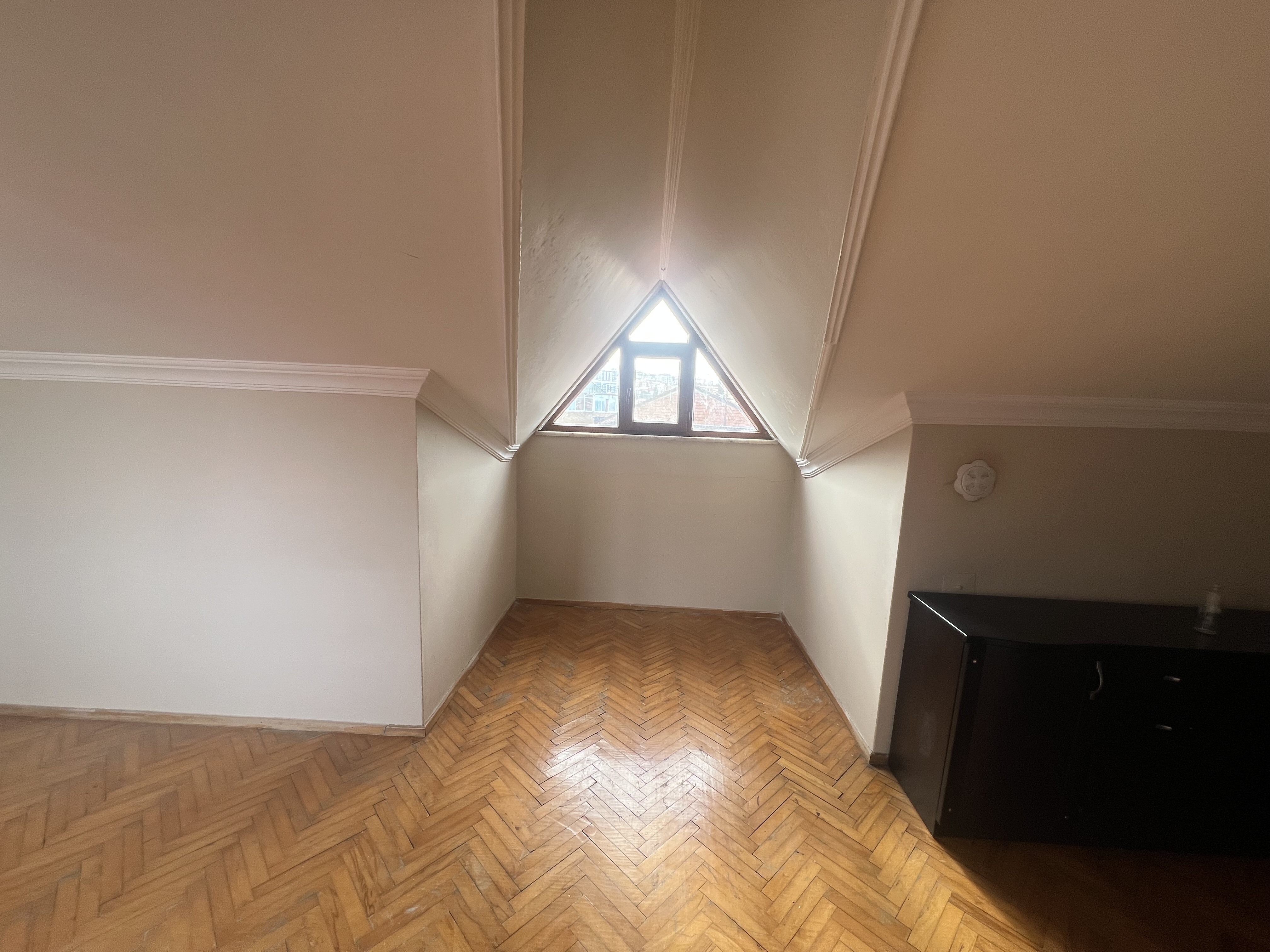 MABEL TOPALOĞLUNDAN MEYDANA YAKIN KİRALIK DAİRE