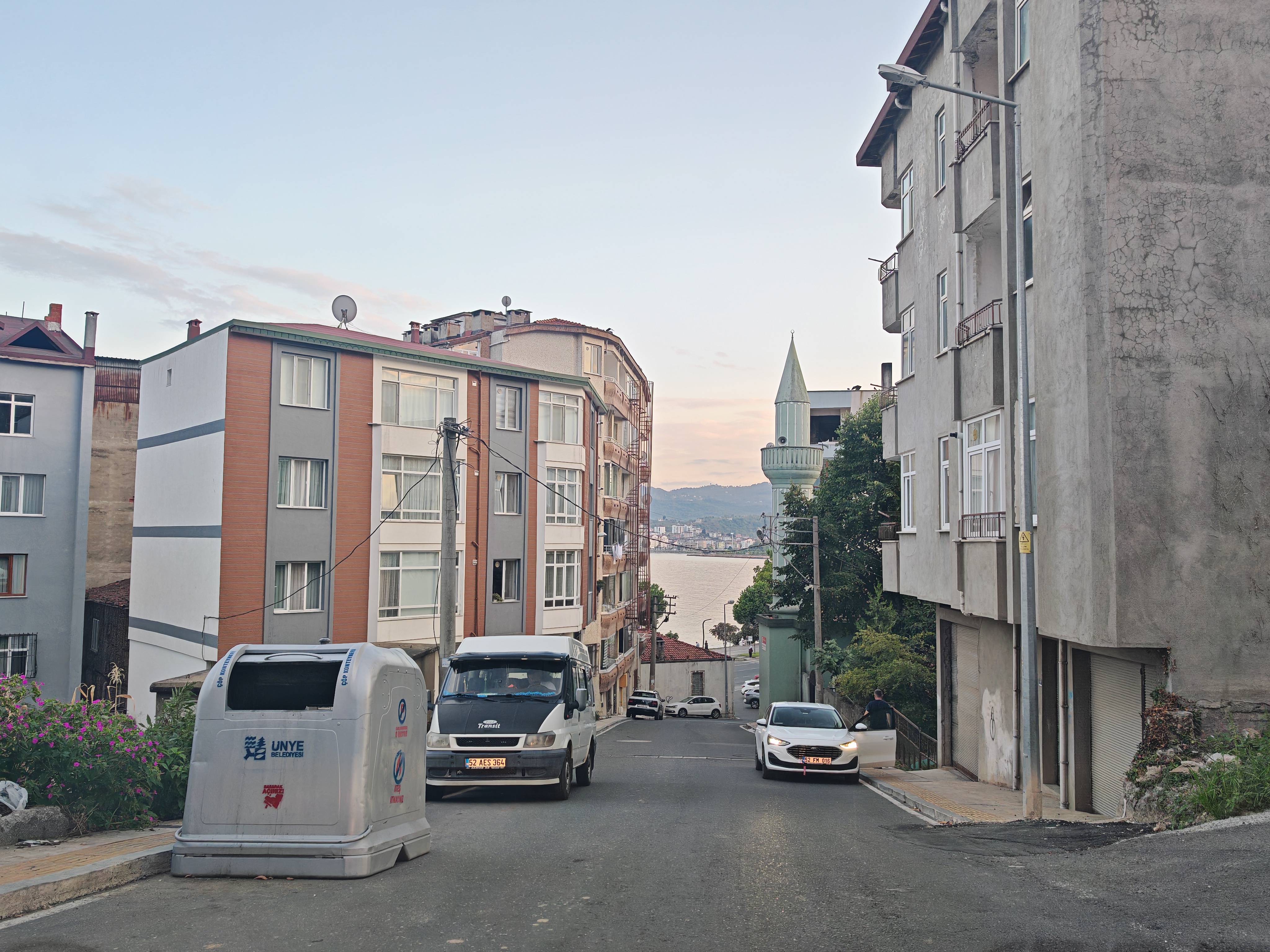 BURUNUCUNDA EŞYAŞI 1+1 LÜX DAİRE