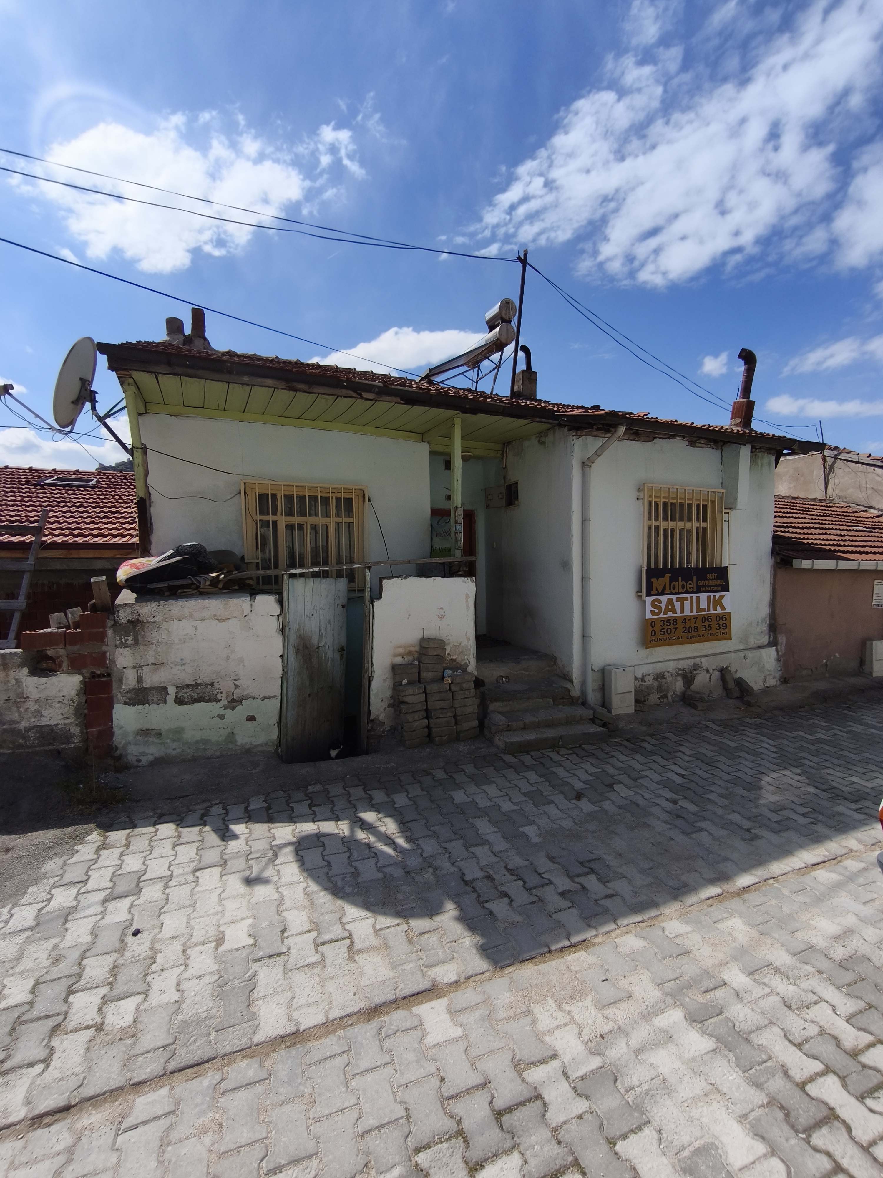 MABELDEN SATILIK MÜSTAKİL İKİ KATLI YATIRIMLIK EV