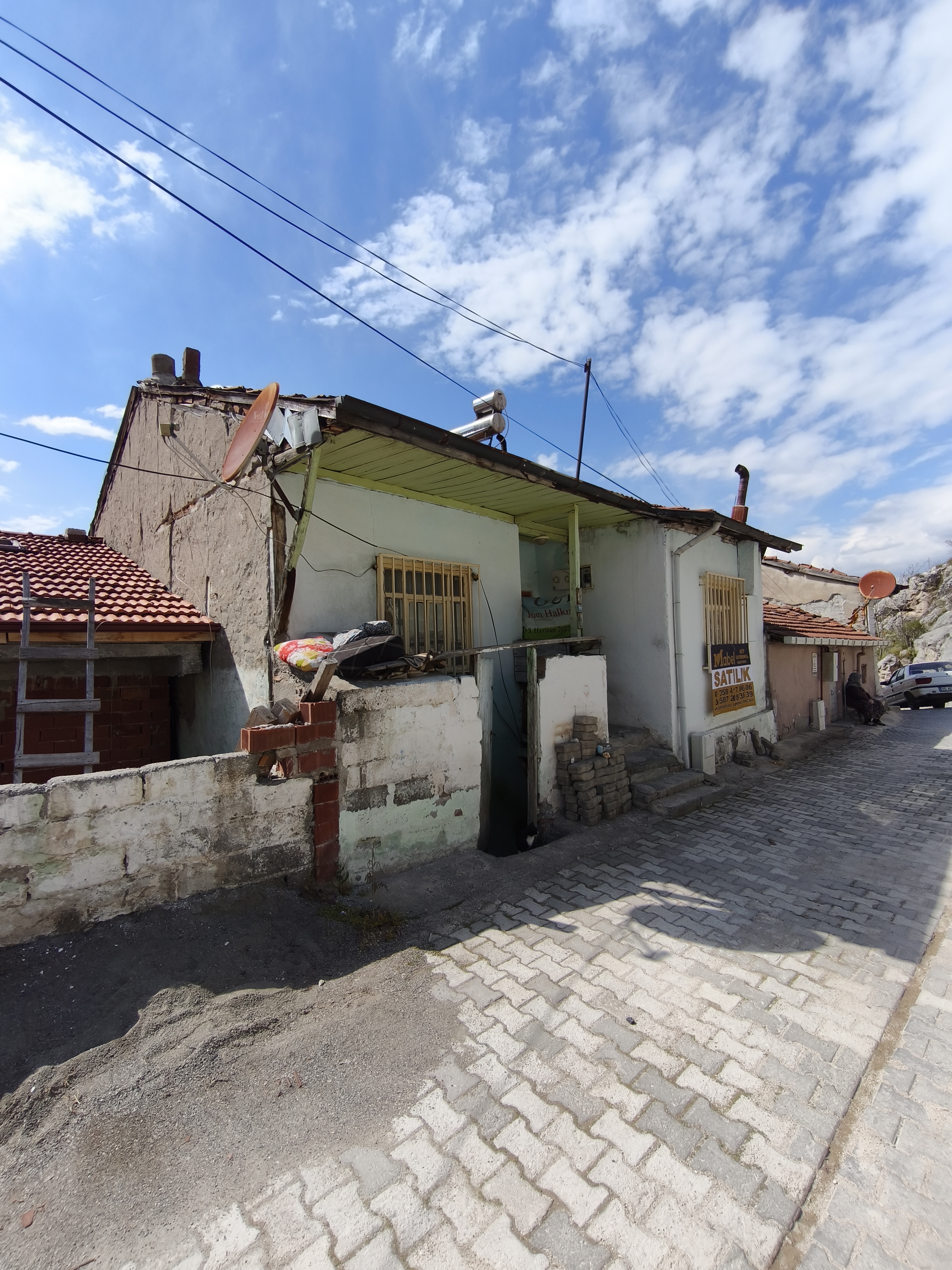 MABELDEN SATILIK MÜSTAKİL İKİ KATLI YATIRIMLIK EV