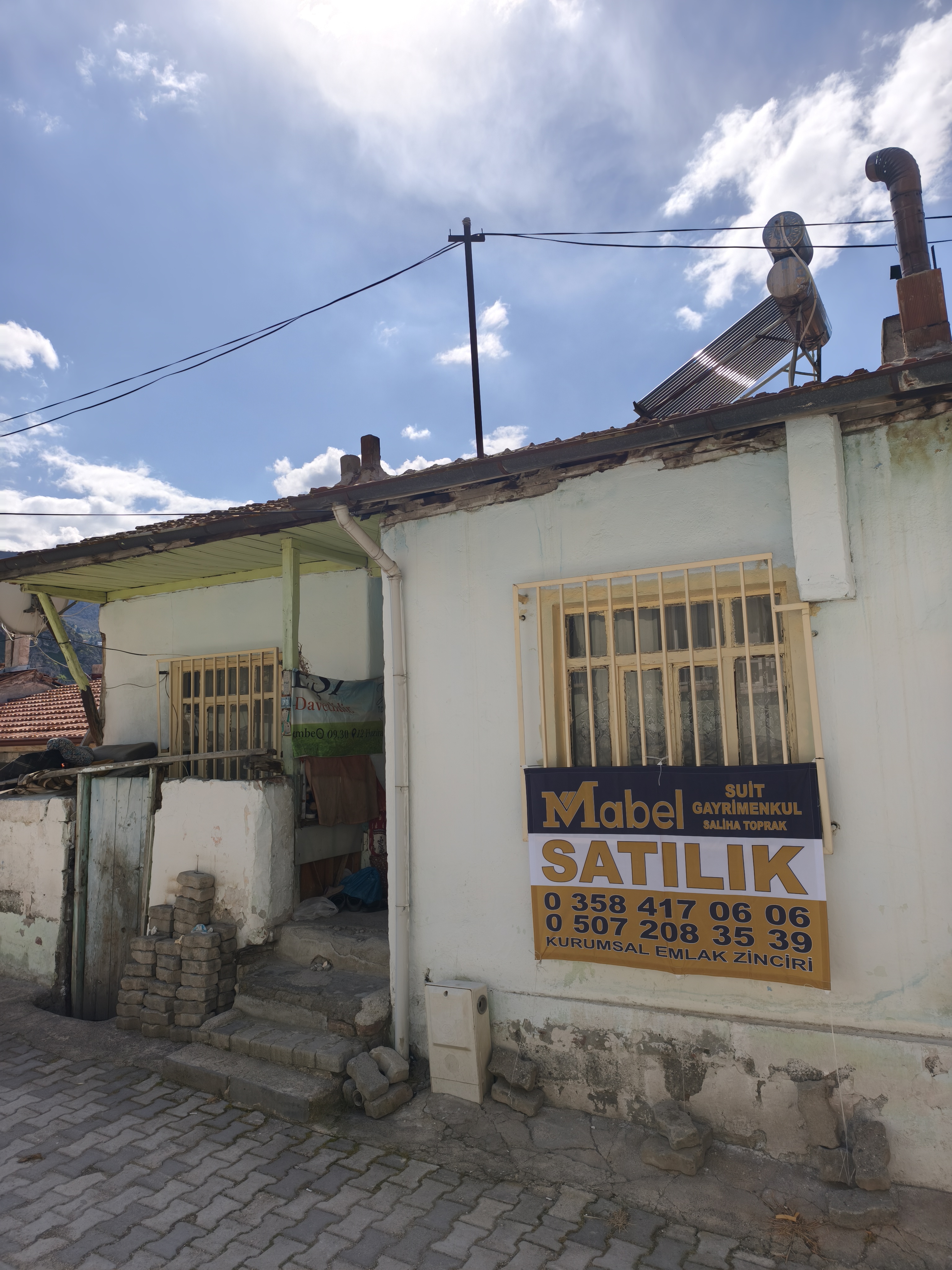 MABELDEN SATILIK MÜSTAKİL İKİ KATLI YATIRIMLIK EV