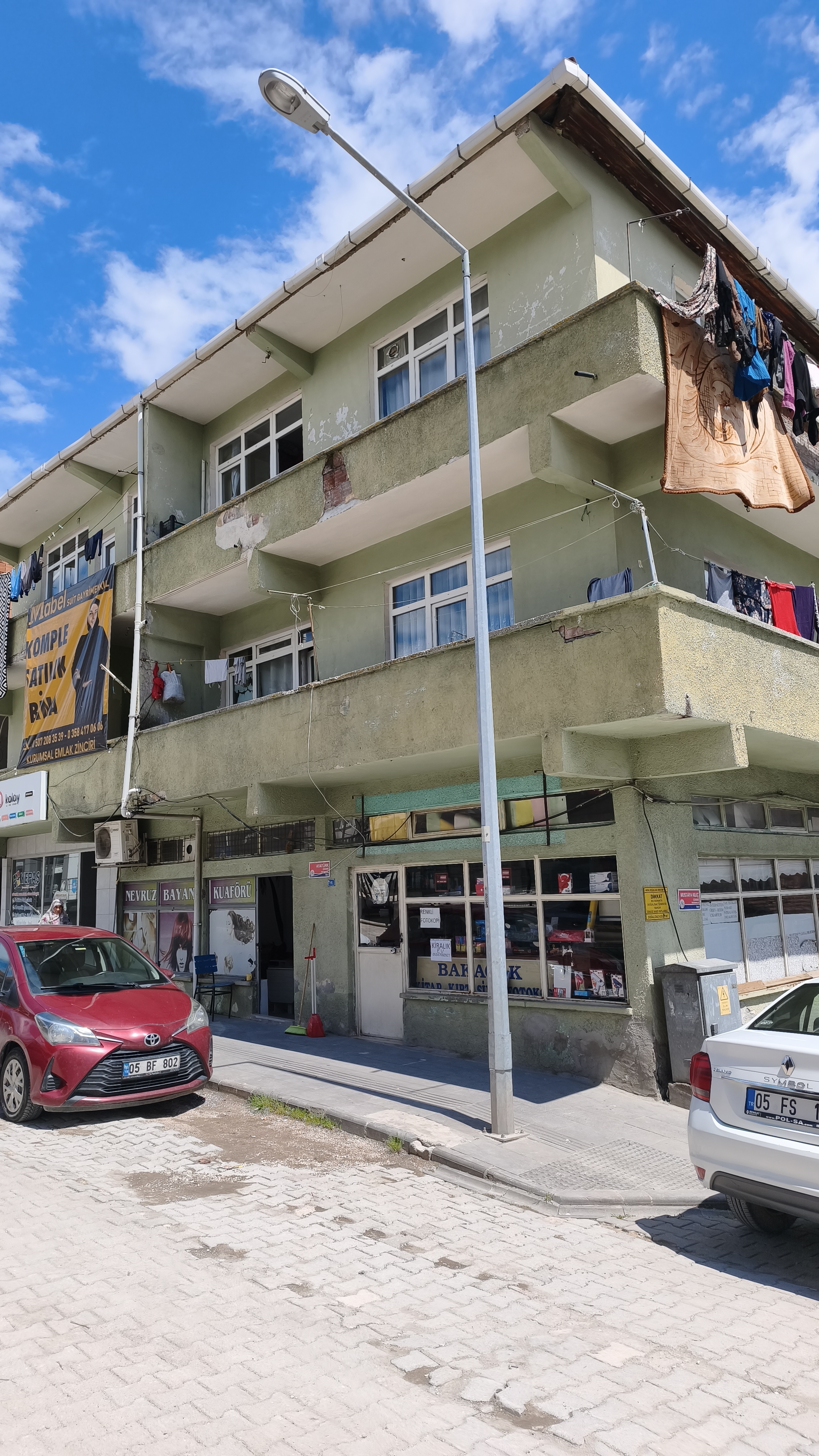 MABELDEN MÜKEMMEL LOKASYONDA AKTİF KİRACILI SATILIK KOMPLE BİNA
