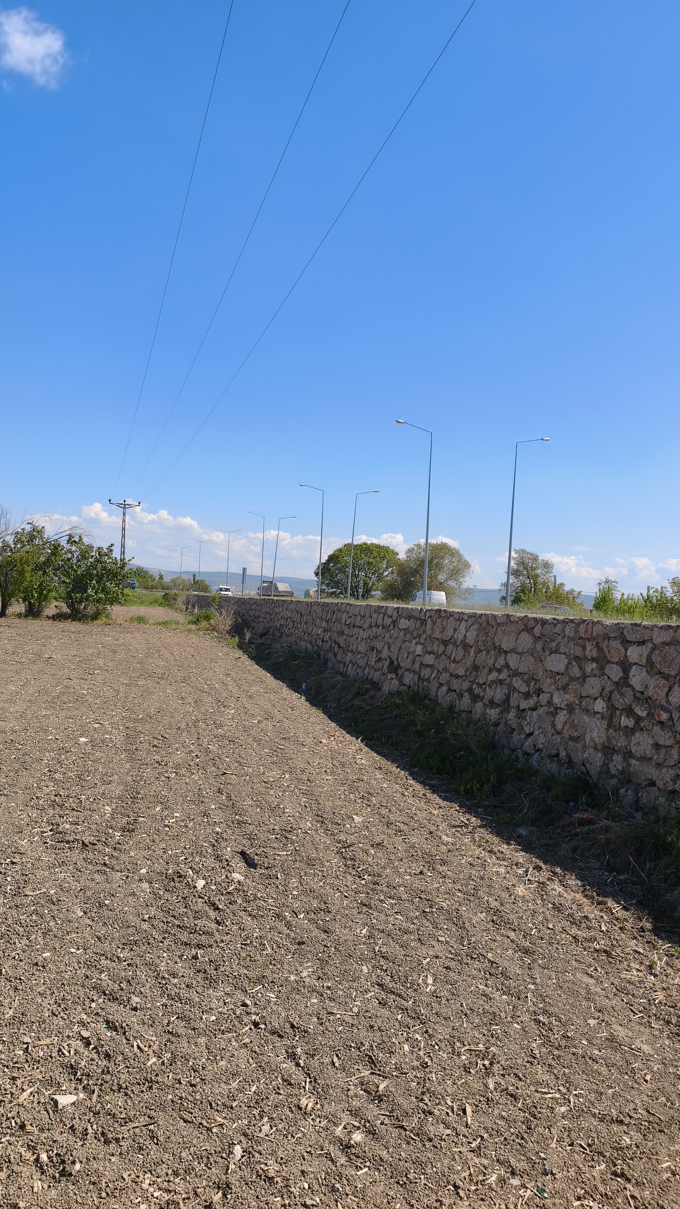 MABELDEN FIRSAT AMASYA ANA YOLUNA SIFIR TARLA