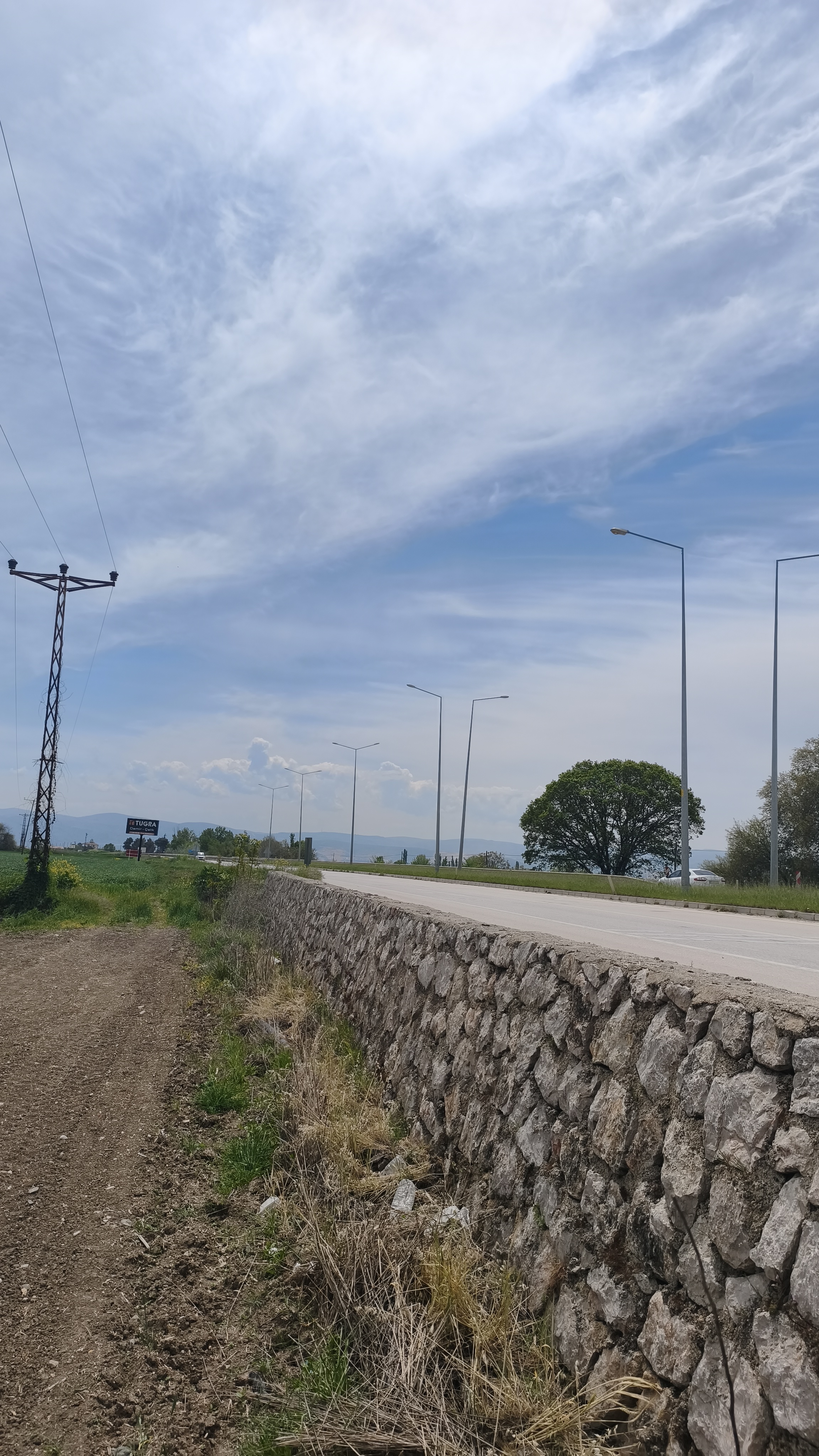 MABELDEN FIRSAT AMASYA ANA YOLUNA SIFIR TARLA