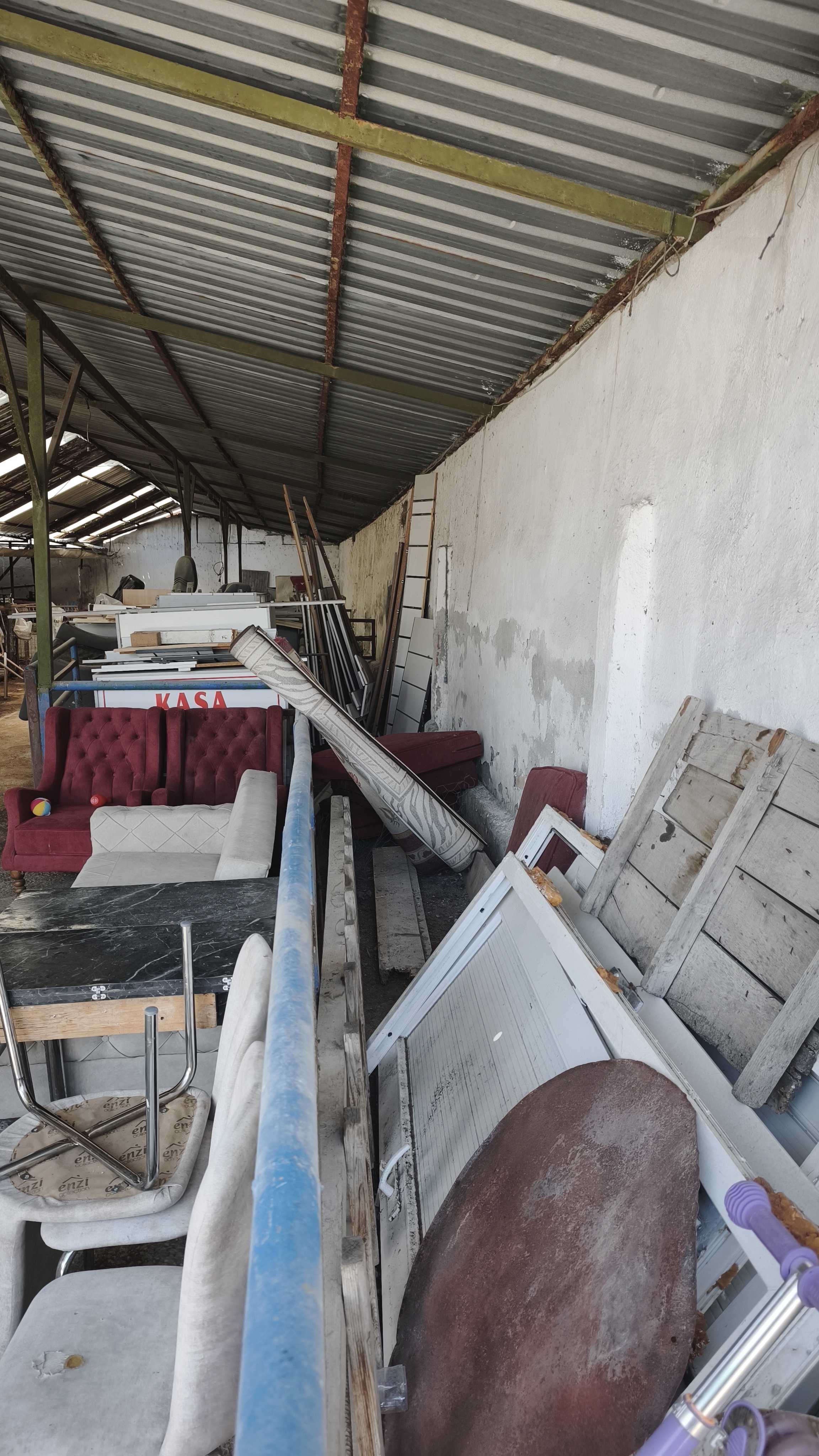 MABELDEN MERKEZİ KONUMDA SATILIK ÇİFTLİK