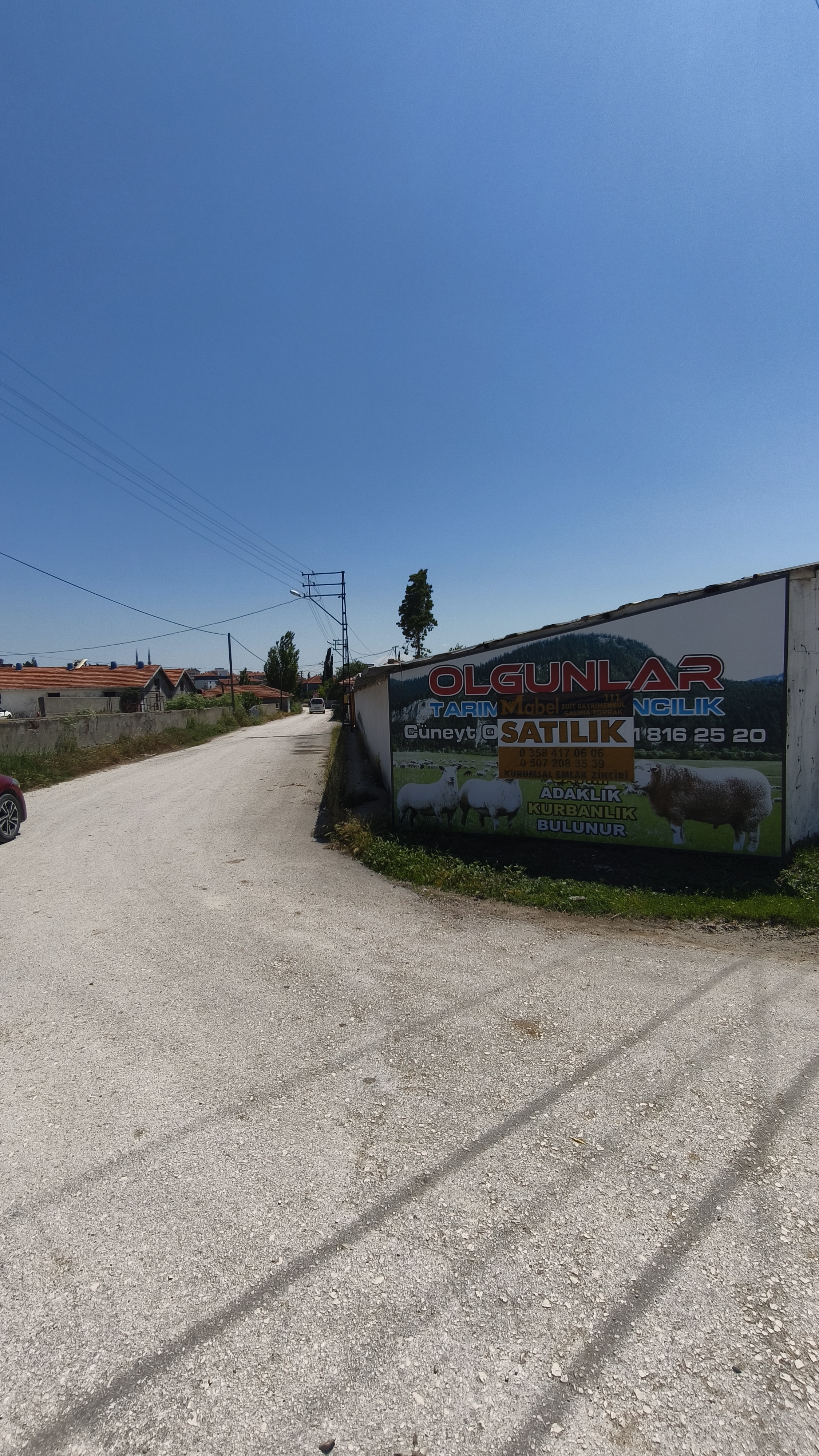 MABELDEN MERKEZİ KONUMDA SATILIK ÇİFTLİK