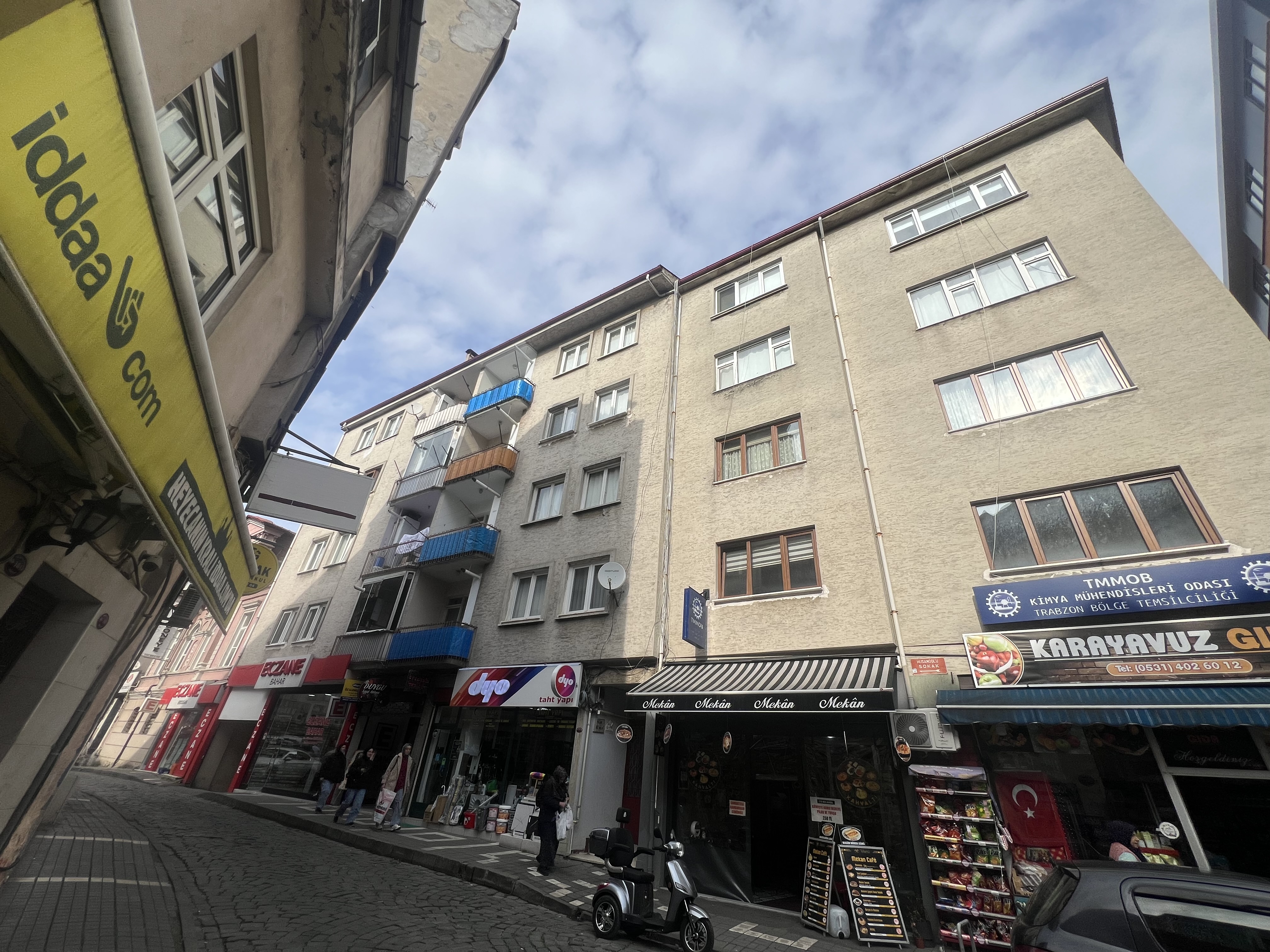MABEL TOPALOĞLUNDAN MEYDANA YAKIN KİRALIK DAİRE