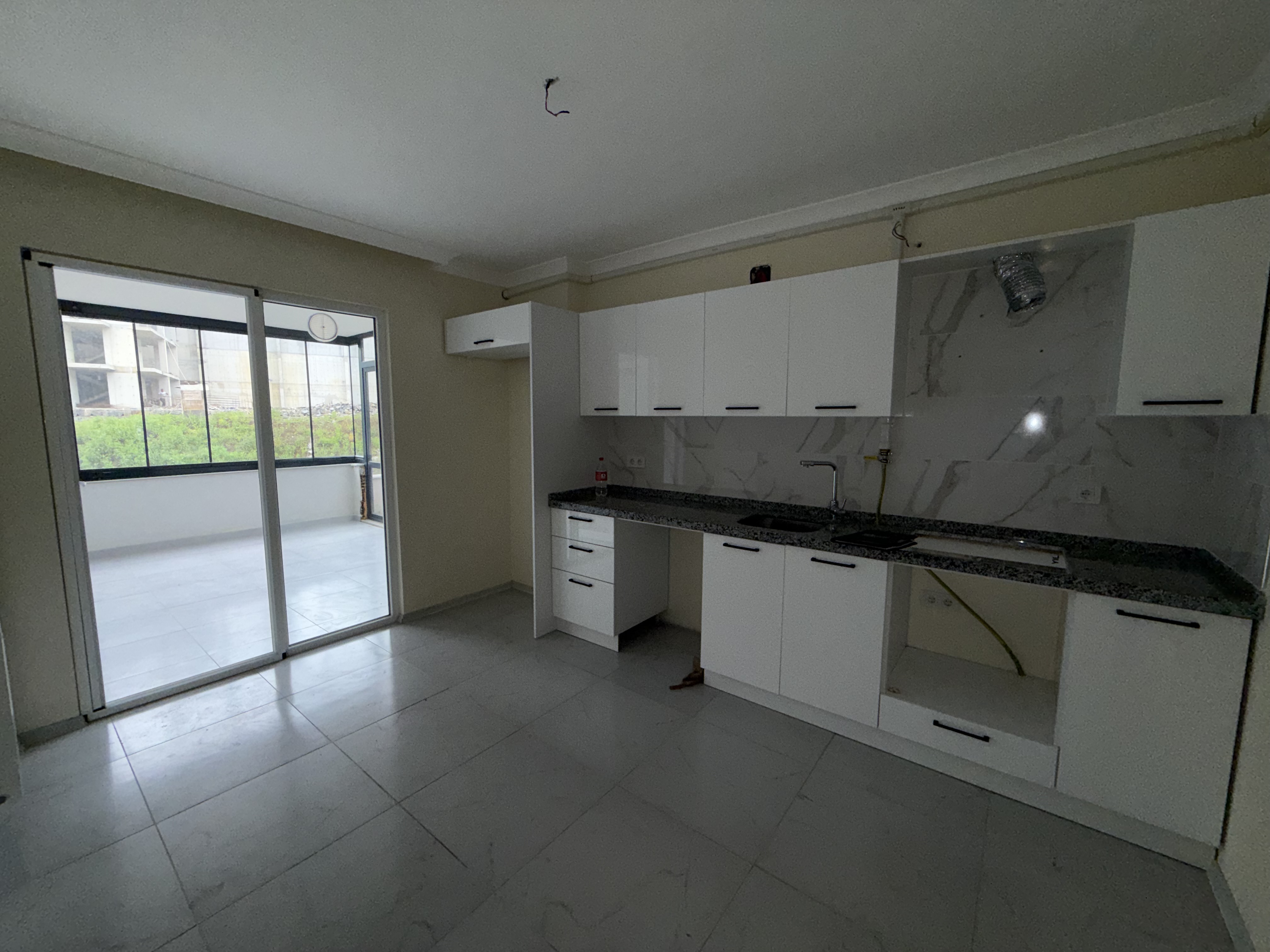 YEŞİLKÖY DE KİRALIK 3+1 DAİRE