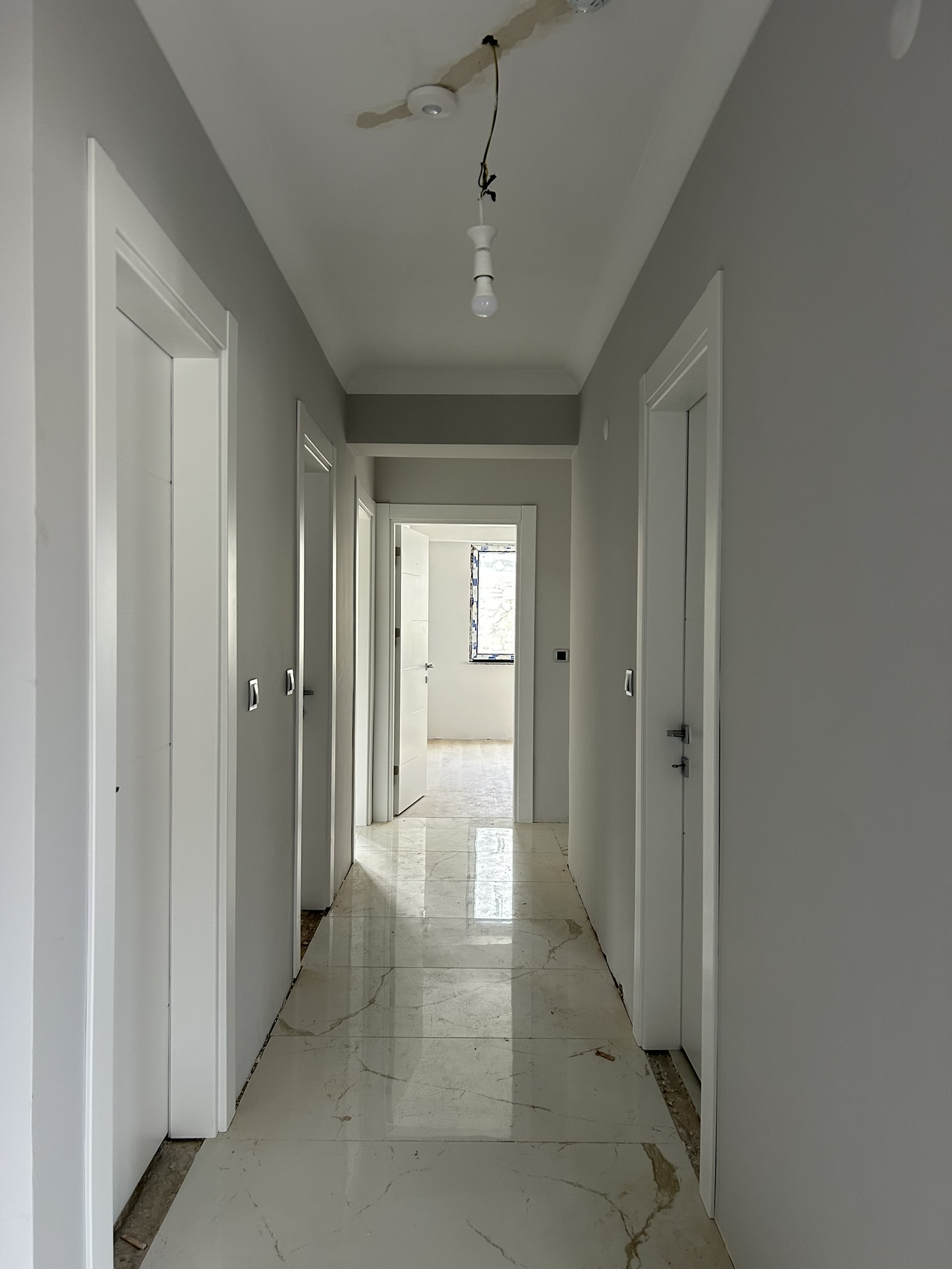 AKSU ÖNALLAR 5.KAT GENİŞ 3+1