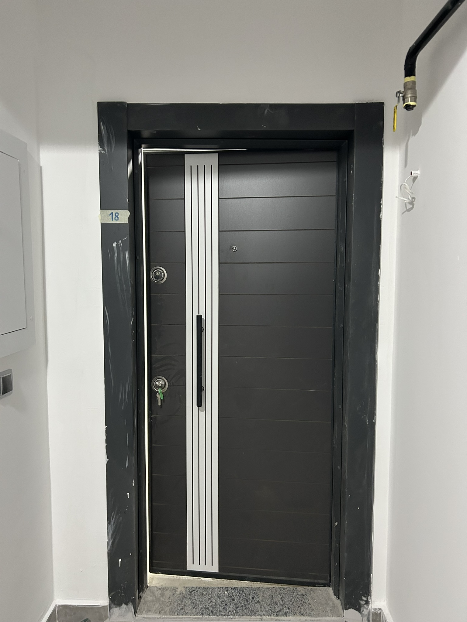 AKSU ÖNALLAR 8. KAT 3+1 KÜÇÜK DAİRE