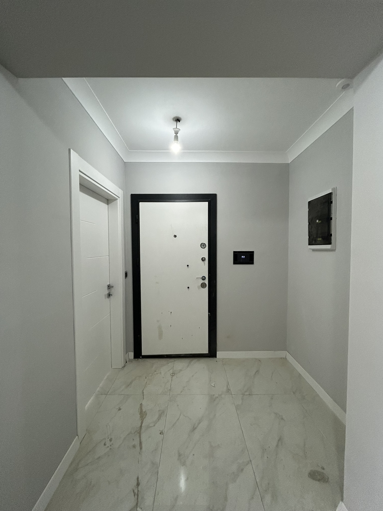 AKSU ÖNALLAR 8. KAT 3+1 KÜÇÜK DAİRE