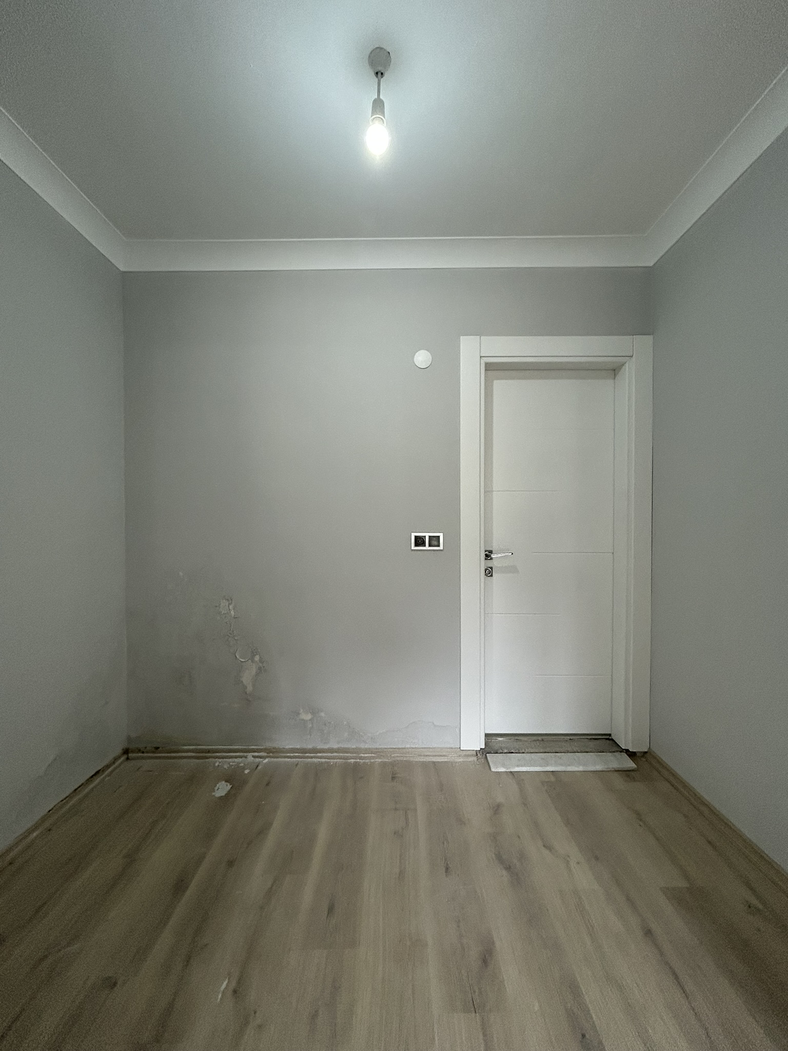 AKSU ÖNALLAR 8. KAT 3+1 KÜÇÜK DAİRE