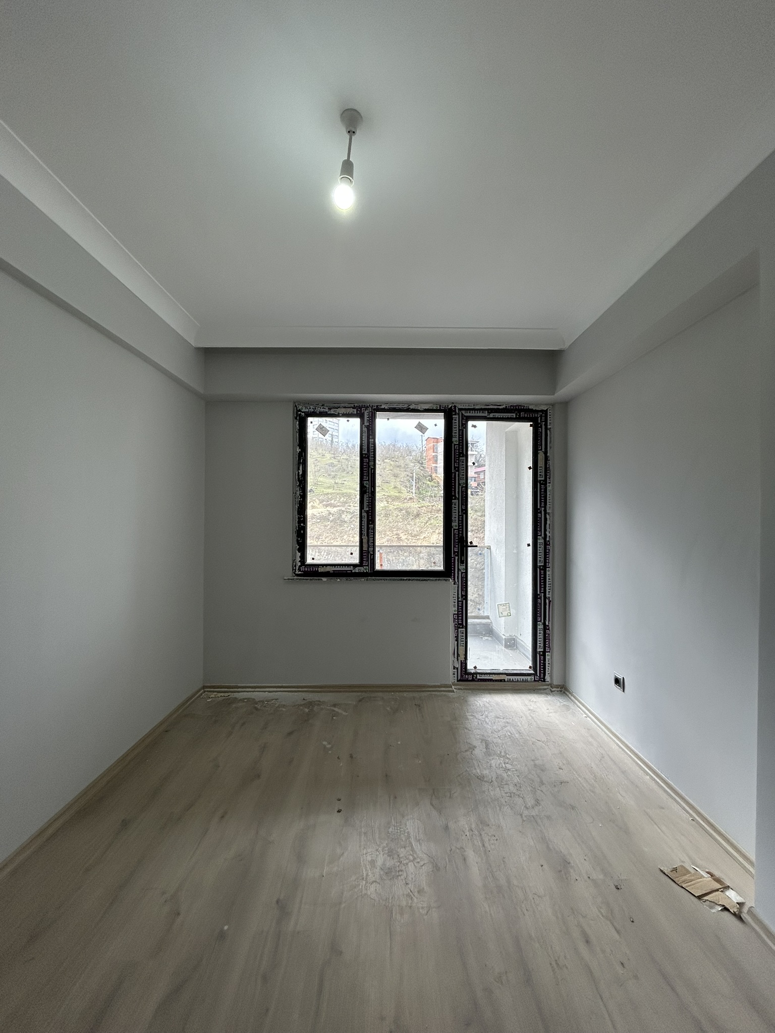 AKSU ÖNALLAR 8. KAT 3+1 KÜÇÜK DAİRE