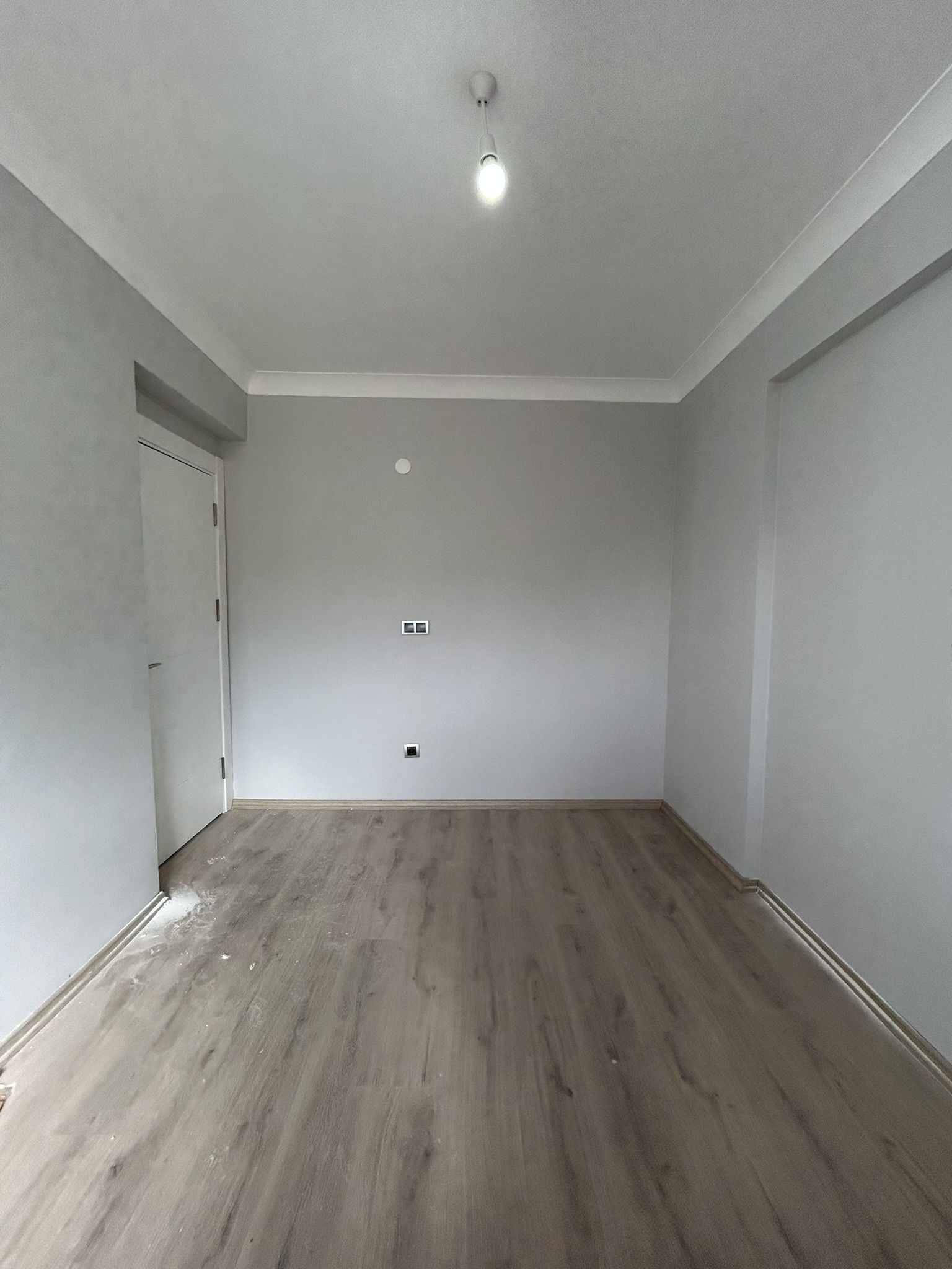 AKSU ÖNALLAR 8. KAT 3+1 KÜÇÜK DAİRE