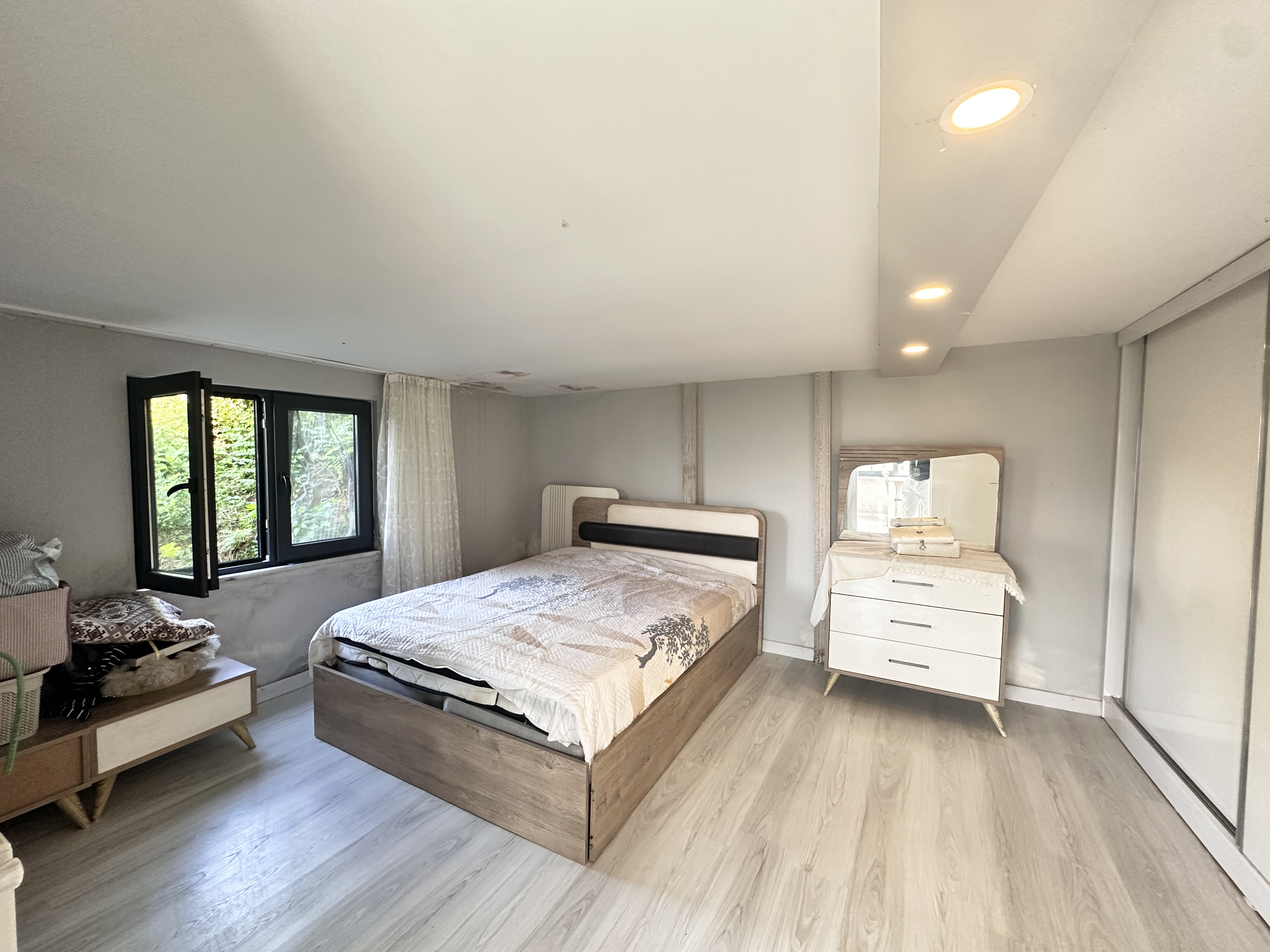 MABELGAYRİMEKUL-GÜLYALI AYRILIK MH HAVALİMANA YAKİN VİLLA