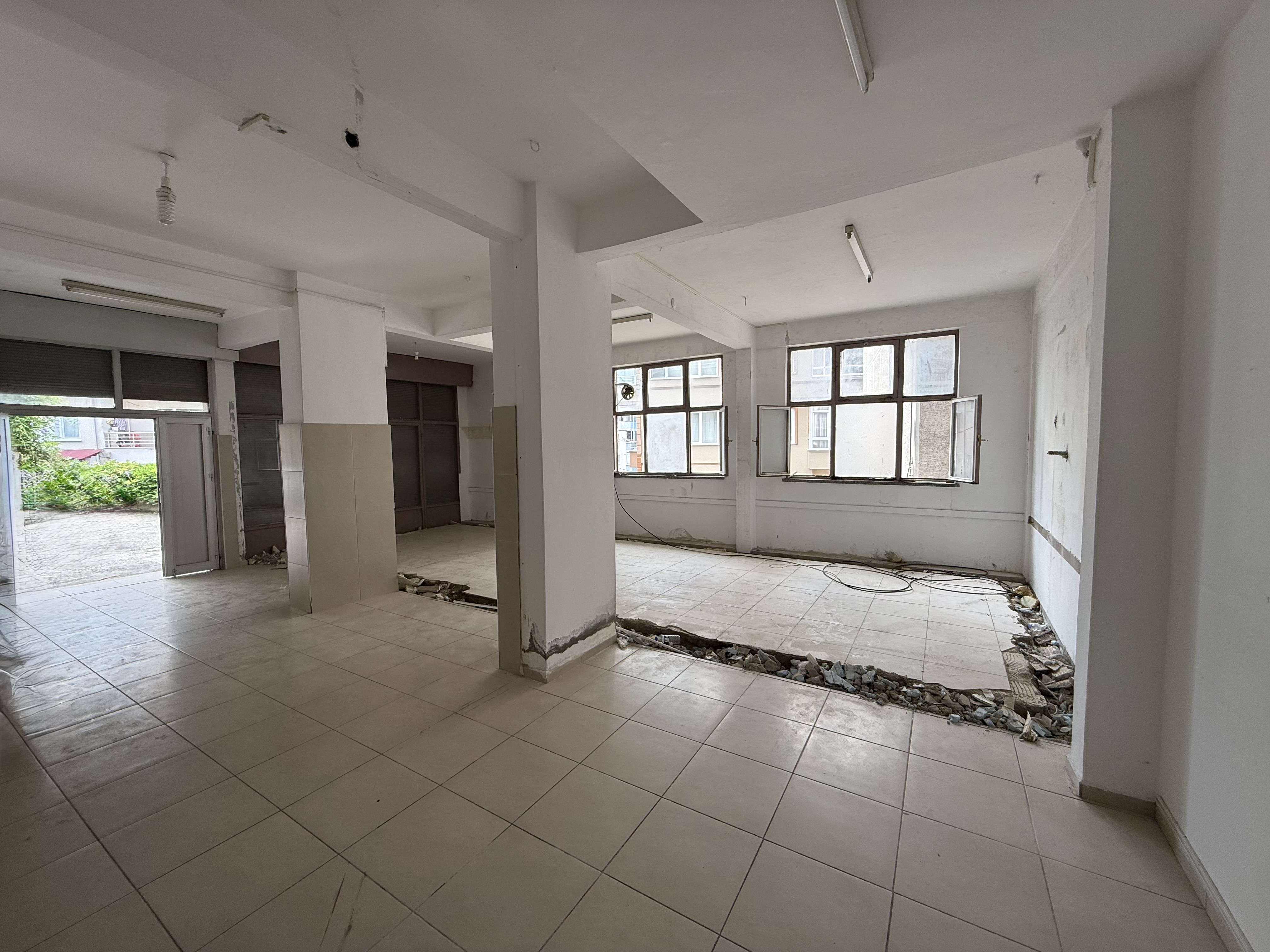 KARŞIYAKA DA KİRALIK 3+1 DAİRE