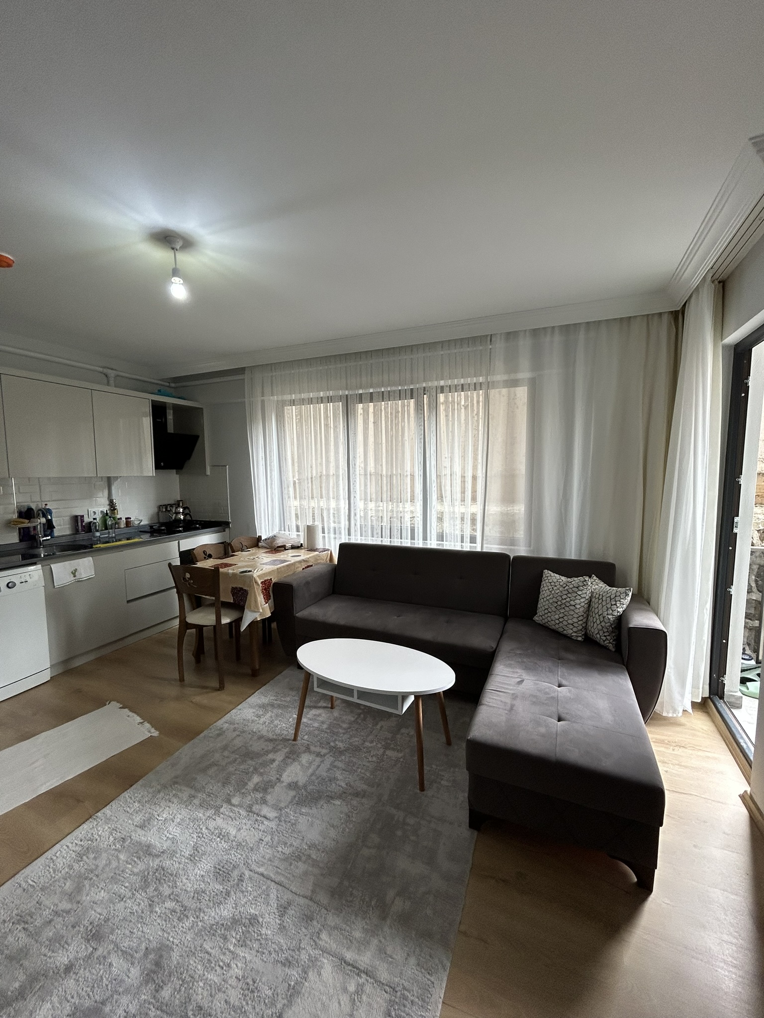 ERİKLİMAN BOMONTİ KONUTLARINDA 1+1 EŞYALI   KİRALIK DAİRE