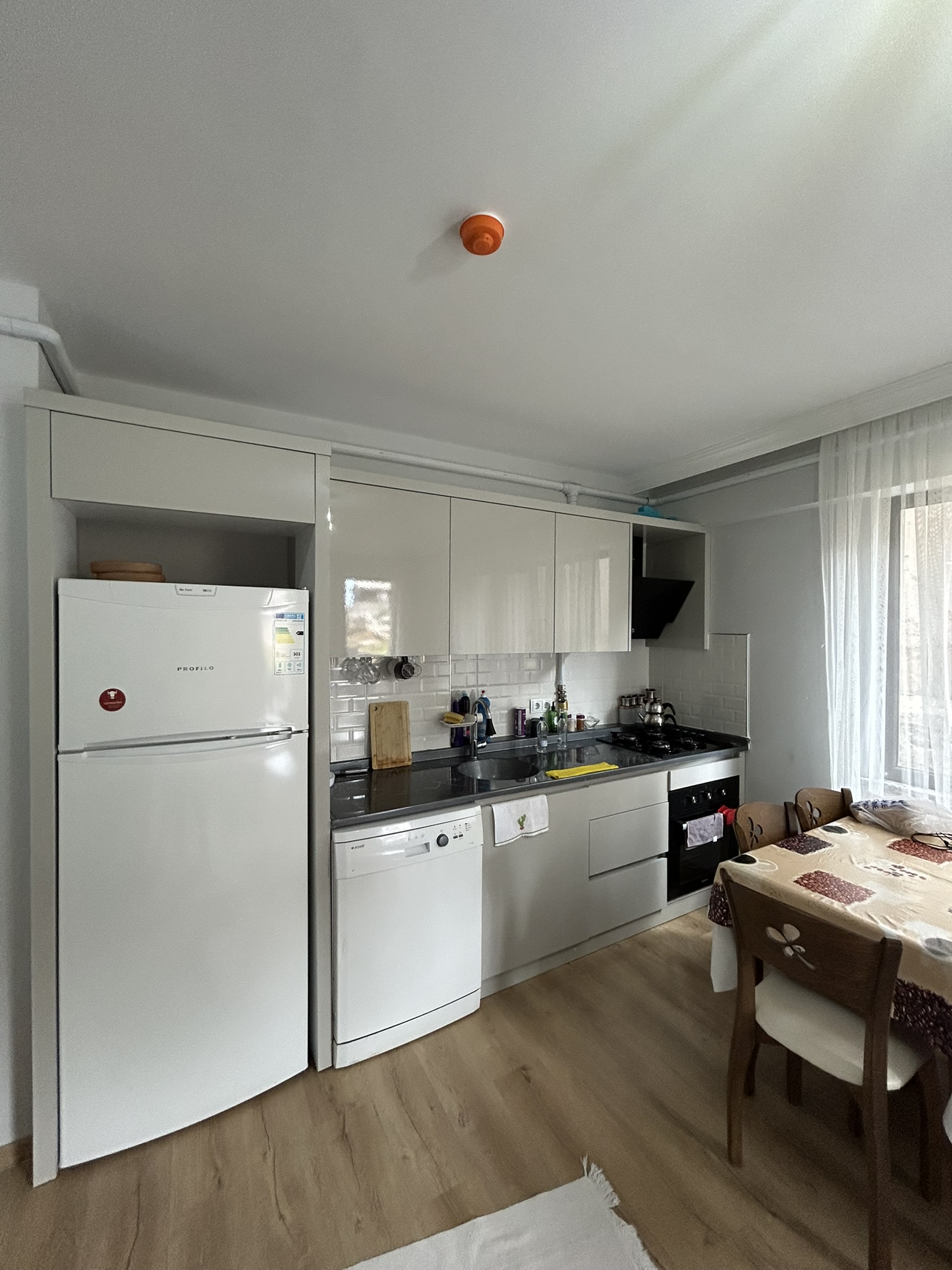 ERİKLİMAN BOMONTİ KONUTLARINDA 1+1 EŞYALI   KİRALIK DAİRE