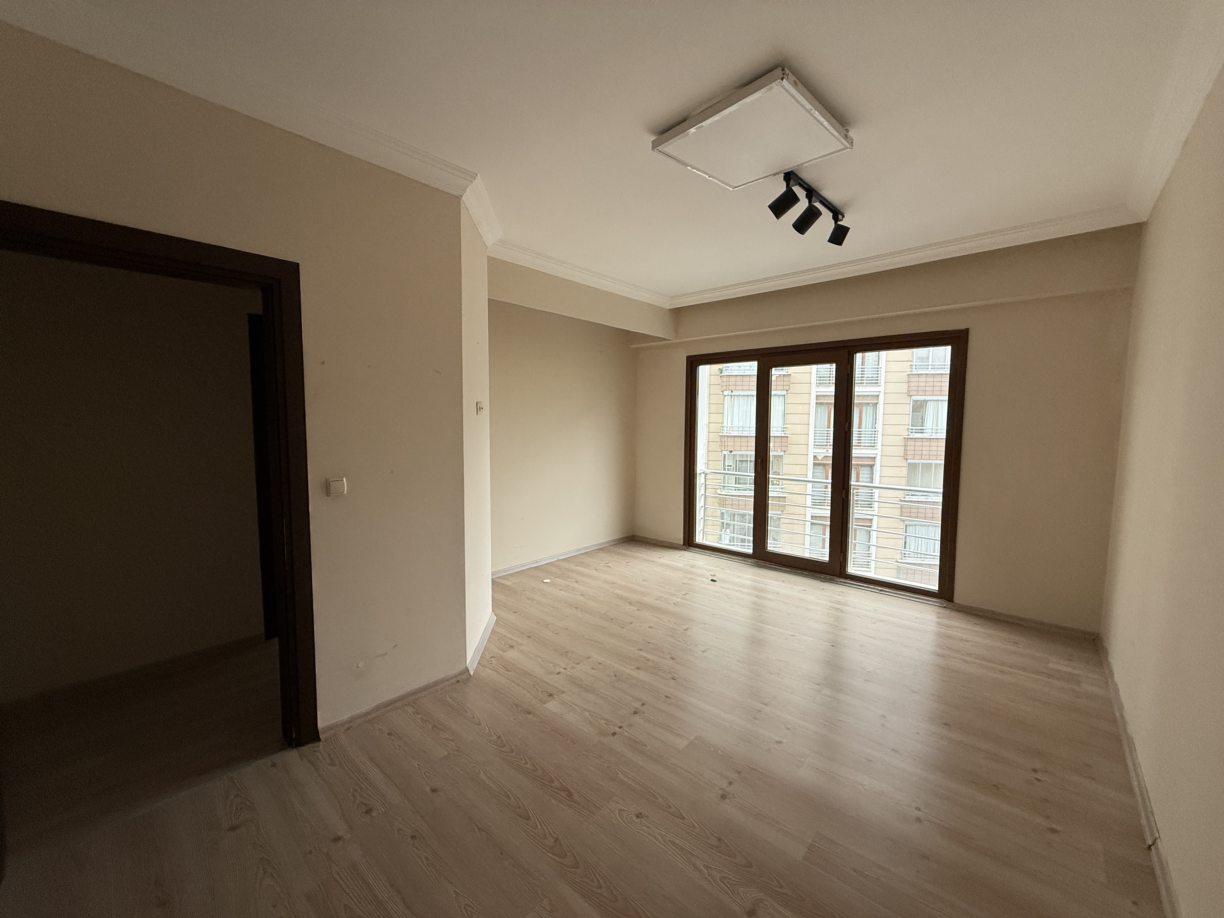 KAŞÜSTÜPARK SİTESİNDE SATILIK DAİRE