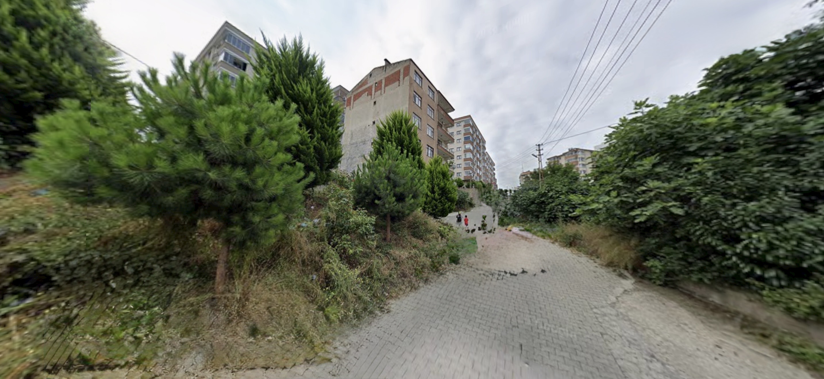 AKÇAABAT YAYLACIK DA KOMPLE SATILIK 6 KATLI BİNA