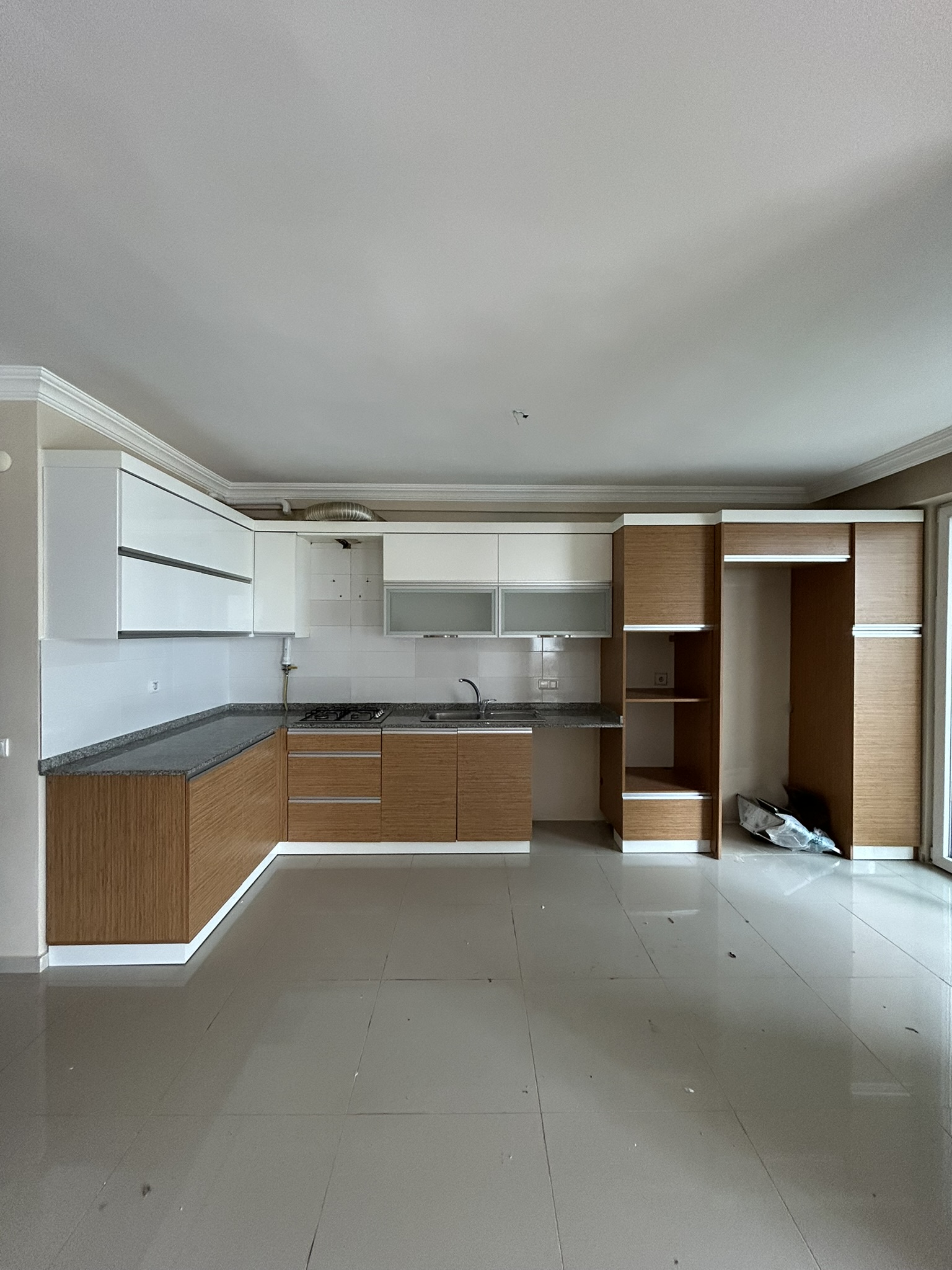 GAZİLER BEYAZ EVLER A BLOK KAT 2 DAİRE 4