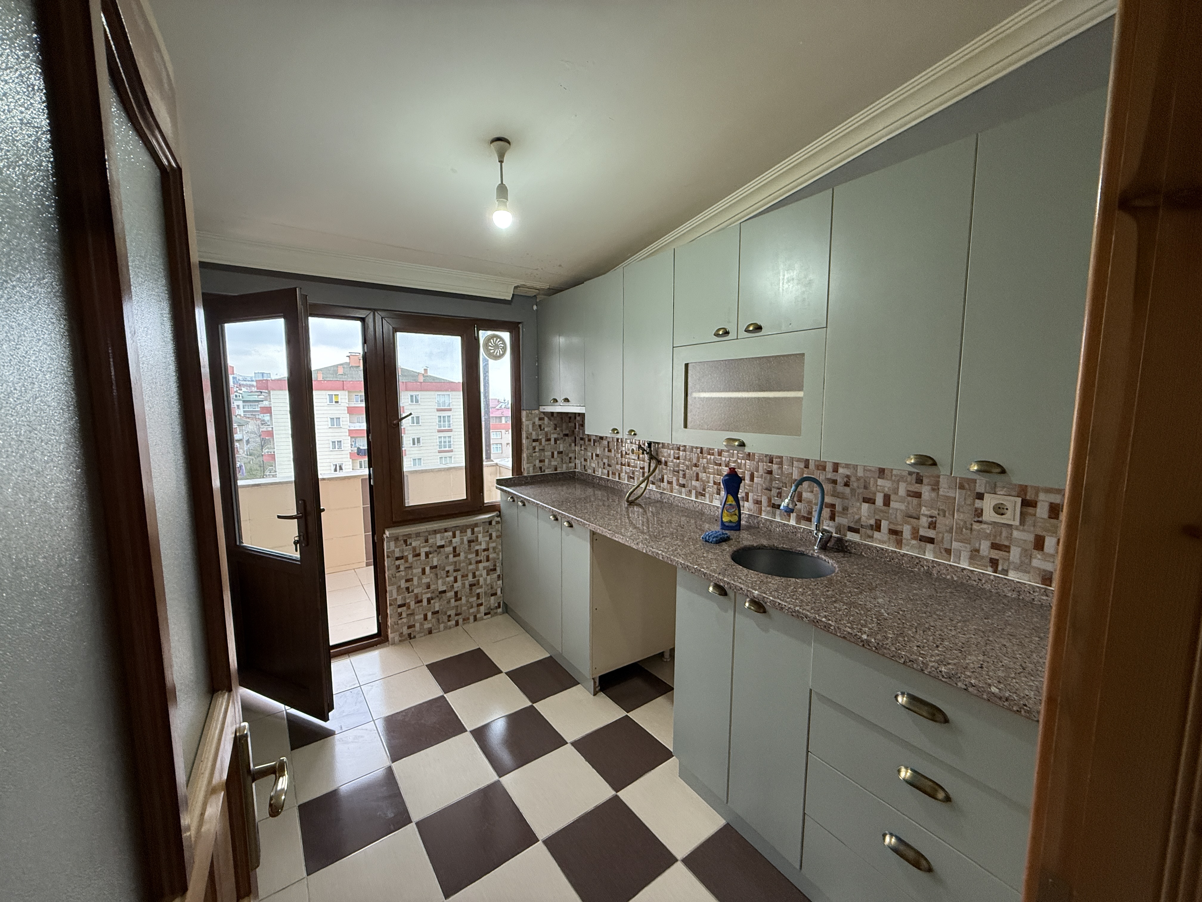 MABEL TOPALOĞLU GÜVENCESİYLE PELİTLİ MAHALLESİNDE KİRALIK 2+1