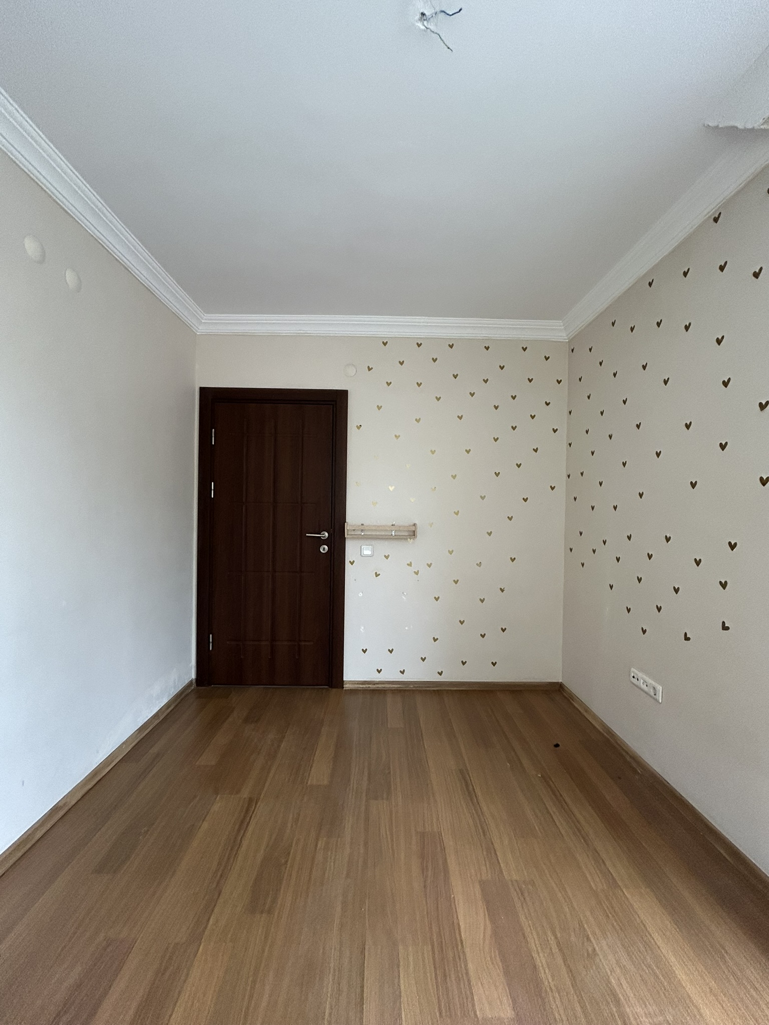 GAZİLER BEYAZ EVLER A BLOK KAT 2 DAİRE 4