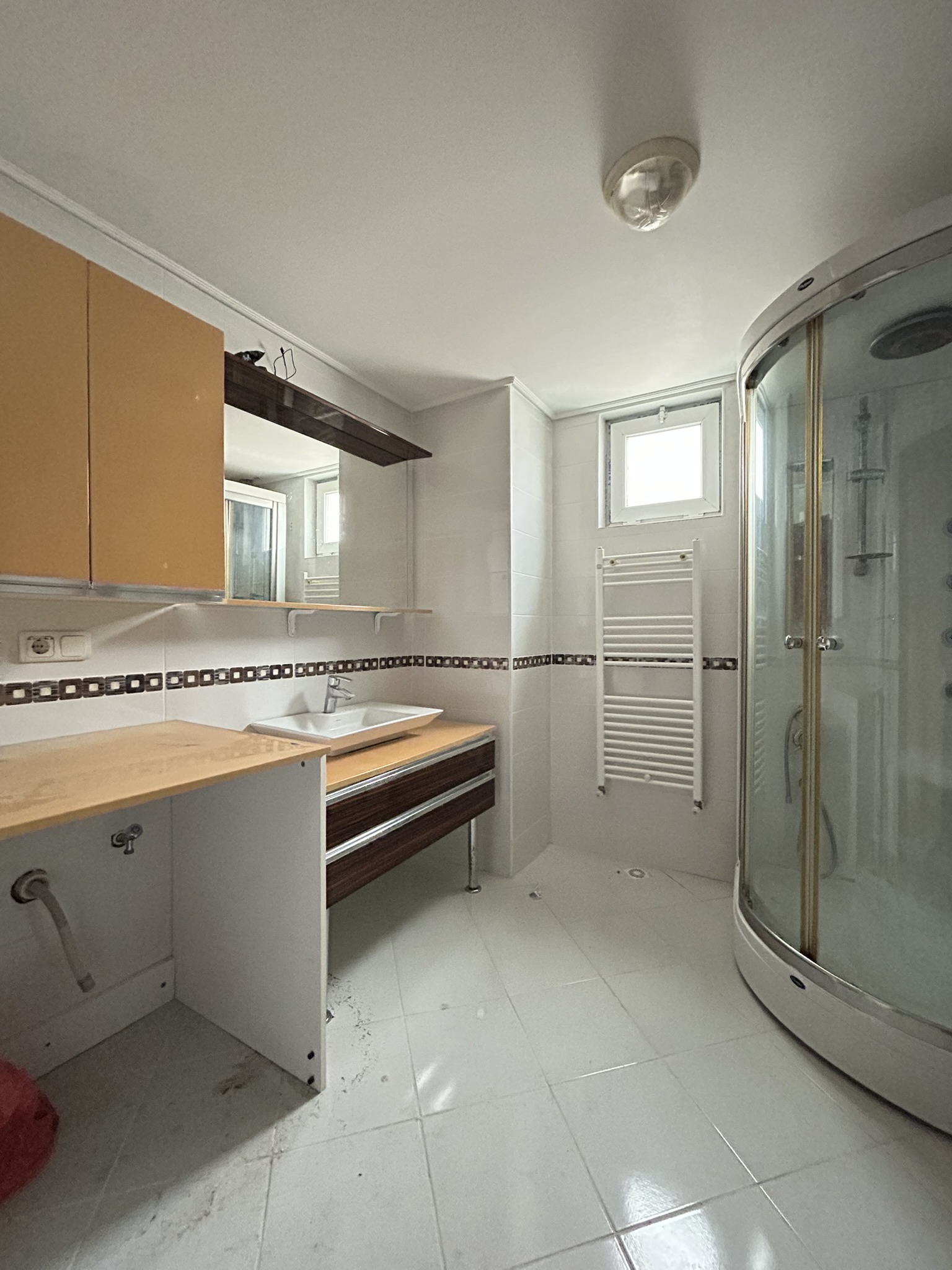 GAZİLER BEYAZ EVLER A BLOK KAT 2 DAİRE 4