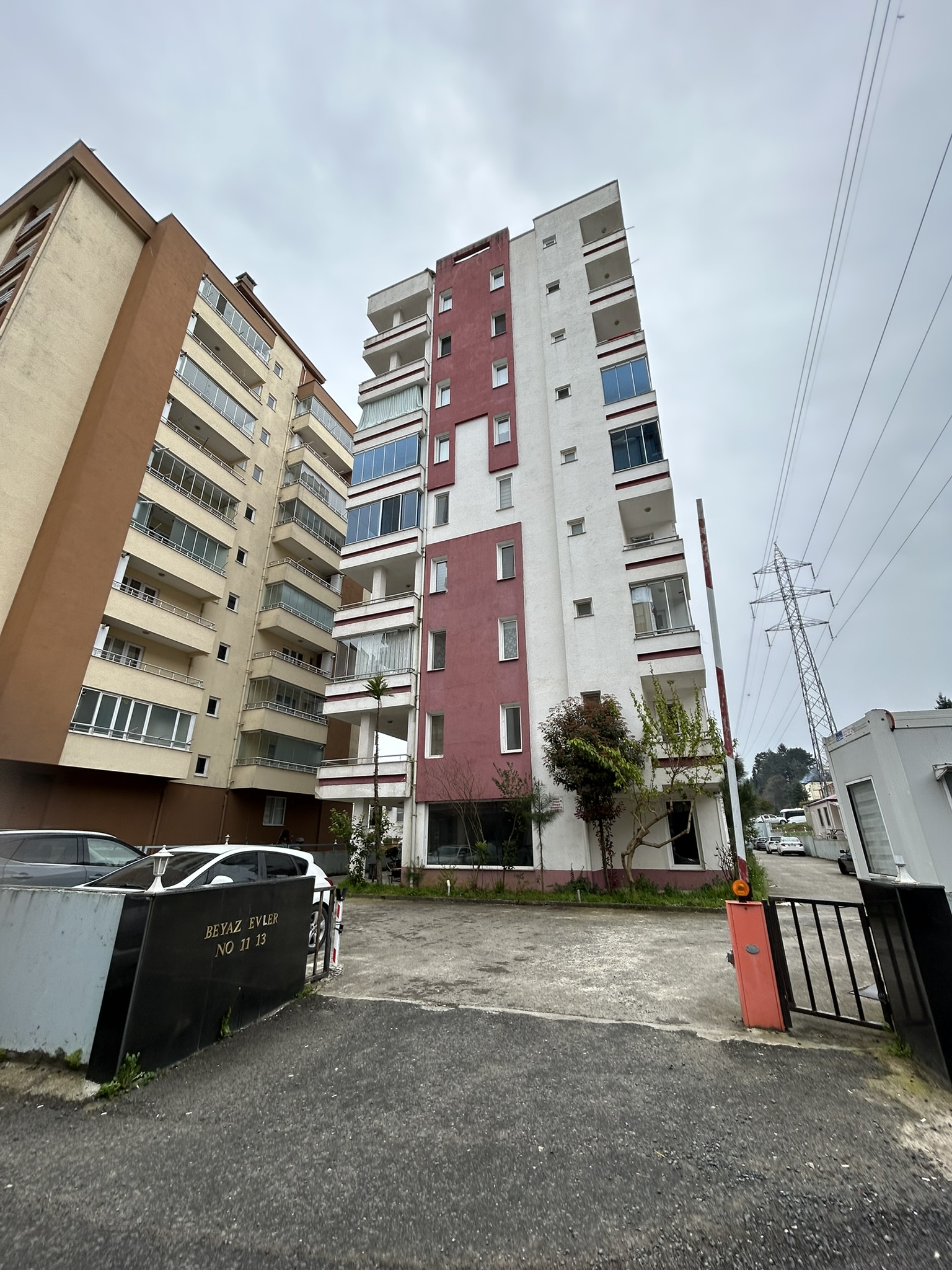 GAZİLER BEYAZ EVLER A BLOK KAT 2 DAİRE 4