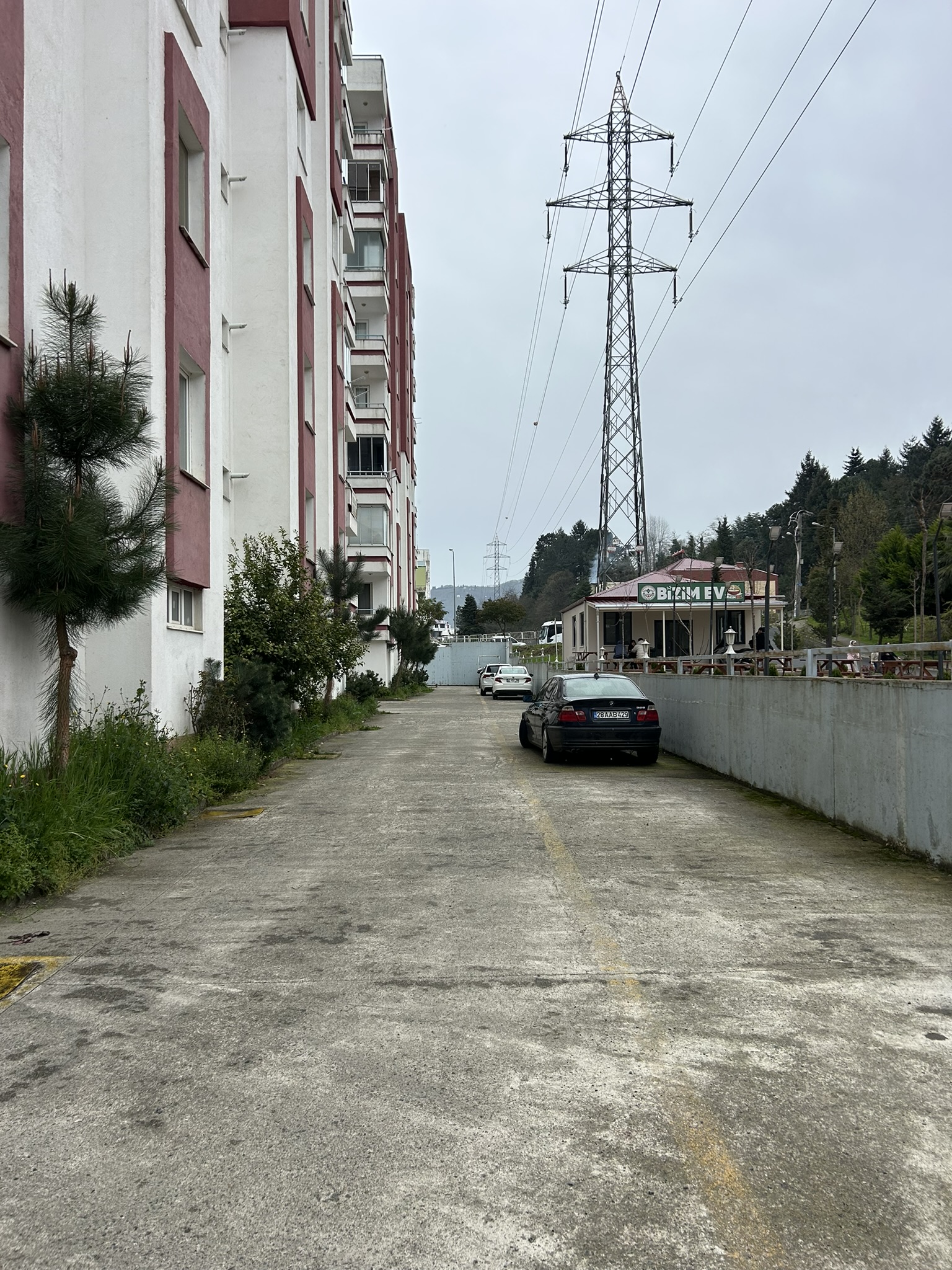 GAZİLER BEYAZ EVLER A BLOK KAT 2 DAİRE 4