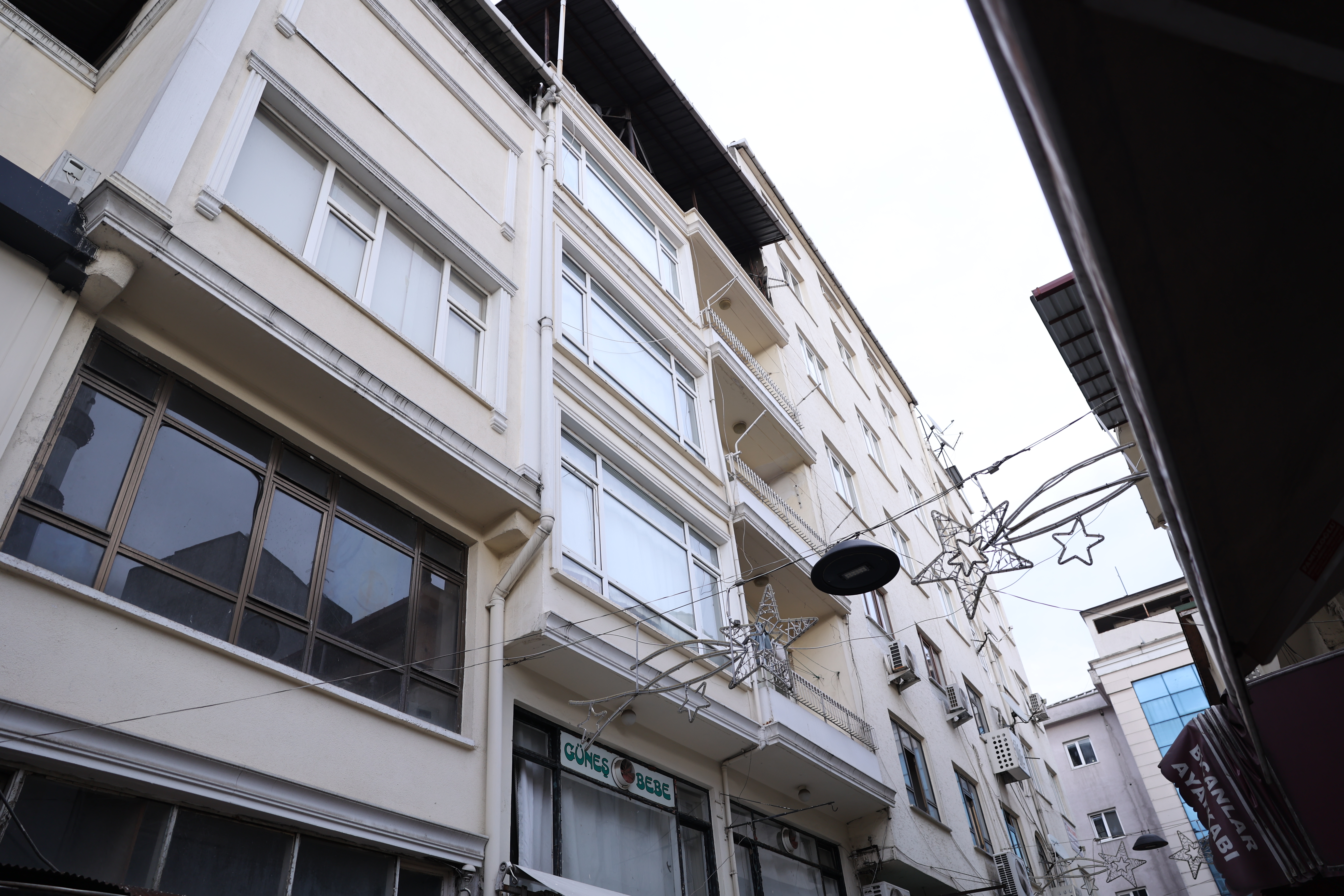 ÜNYENİN EN KÖKLÜ EN GÖZDE TİCARİ KONT İMARLI İŞ YERİ VE OFSLERİ