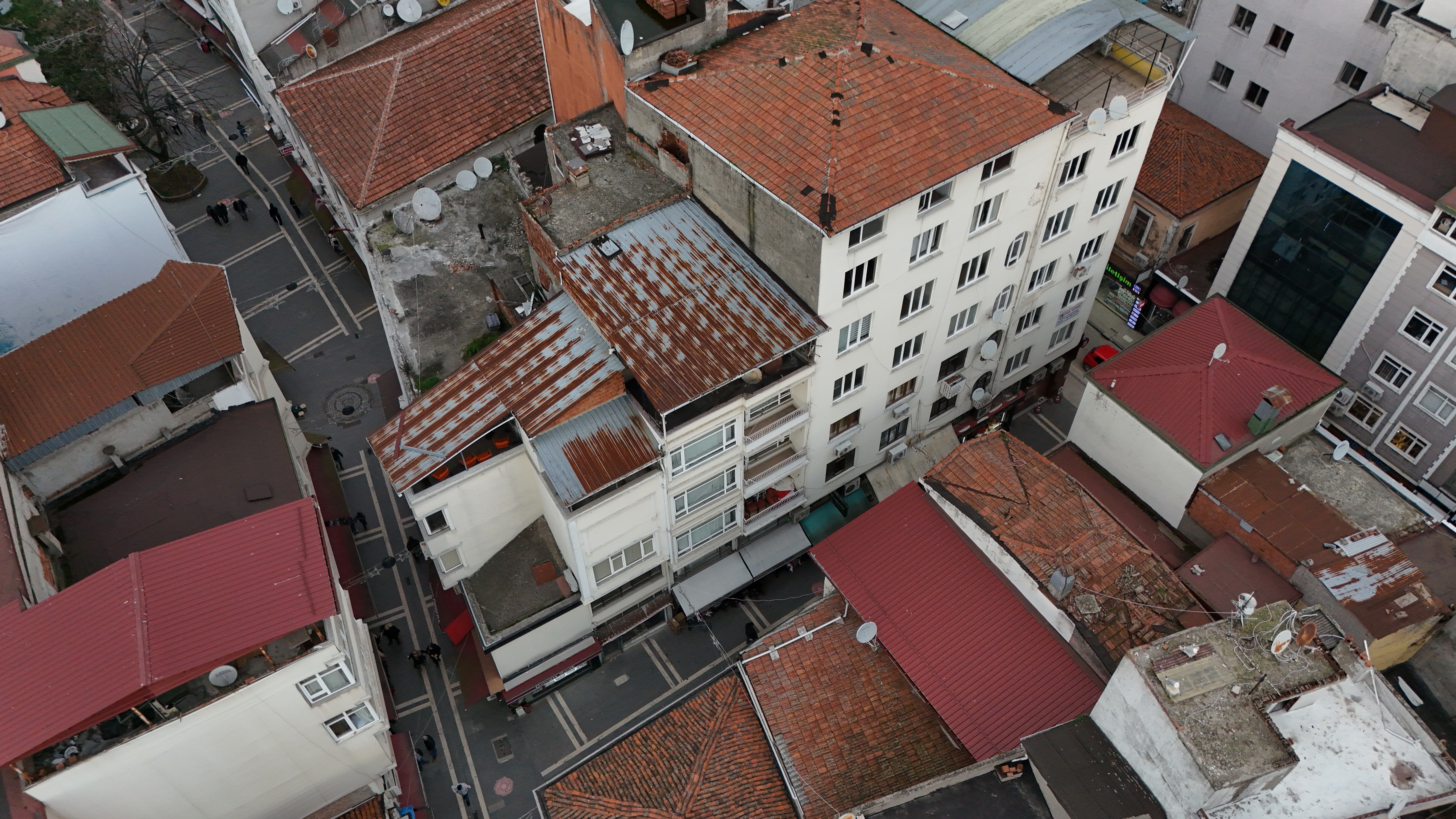 ÜNYENİN EN KÖKLÜ EN GÖZDE TİCARİ KONT İMARLI İŞ YERİ VE OFSLERİ