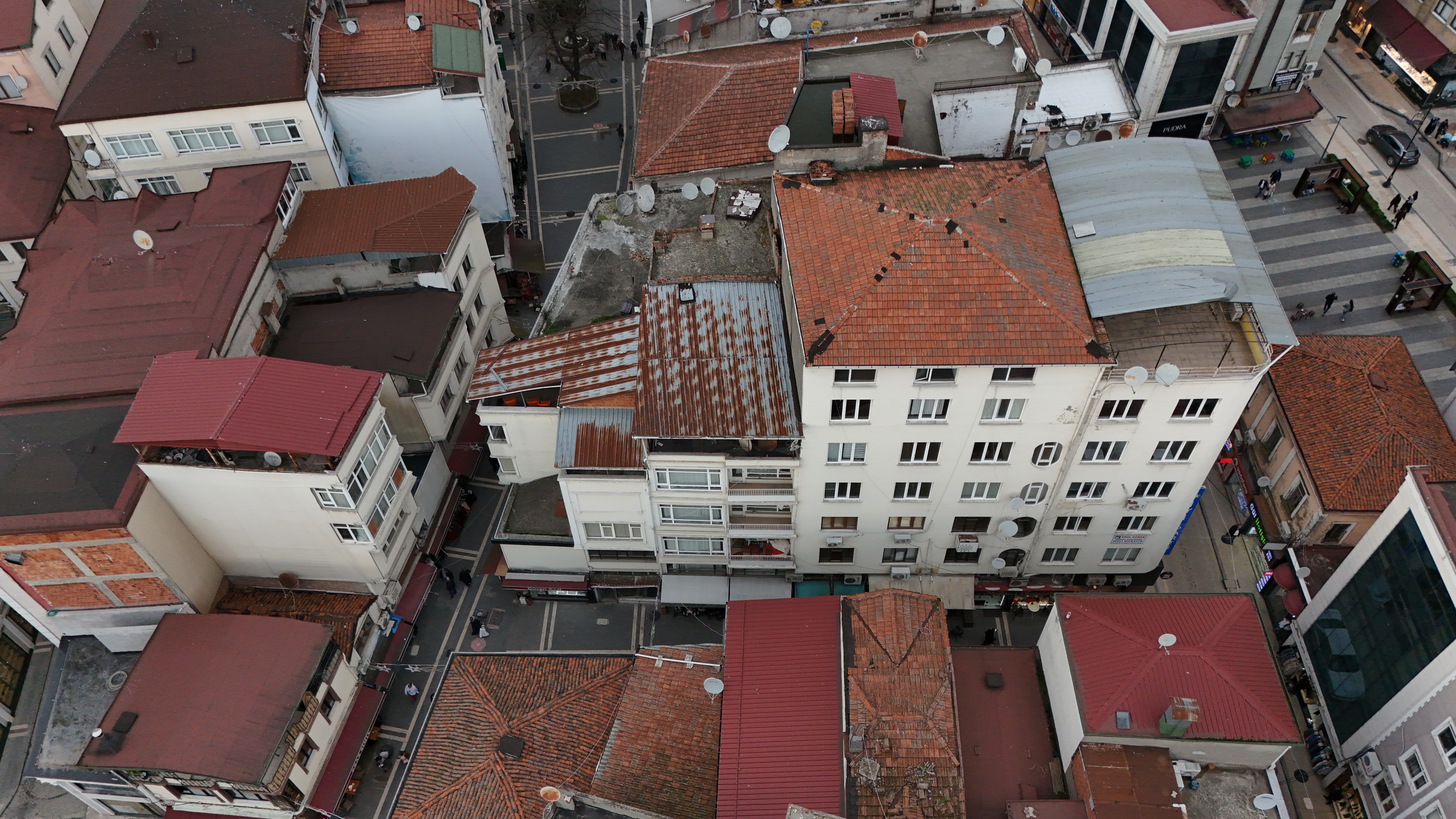 ÜNYENİN EN KÖKLÜ EN GÖZDE TİCARİ KONT İMARLI İŞ YERİ VE OFSLERİ