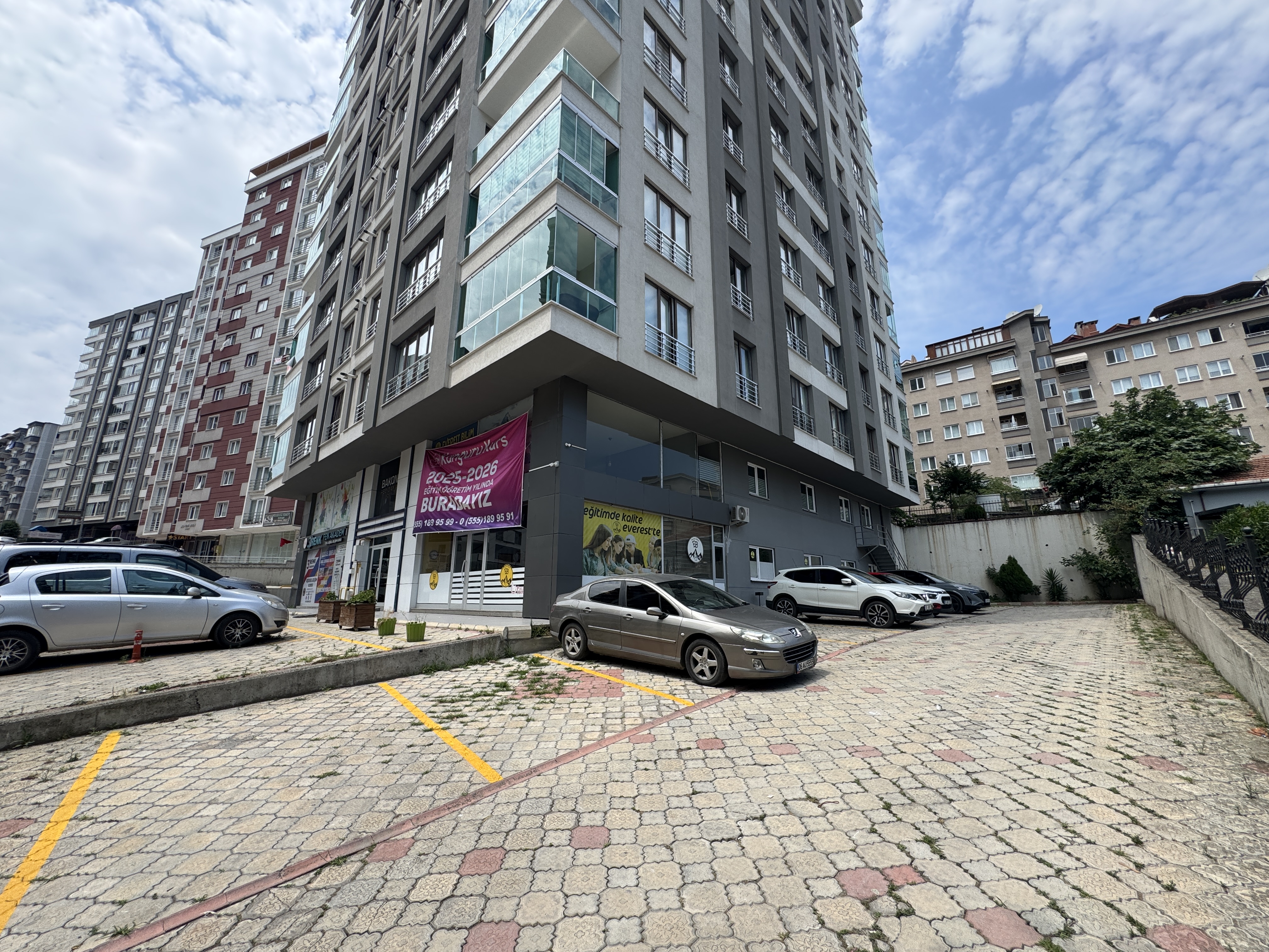 İLKADIMDA ADALET PARKININA BİTİŞİK DÜKKAN