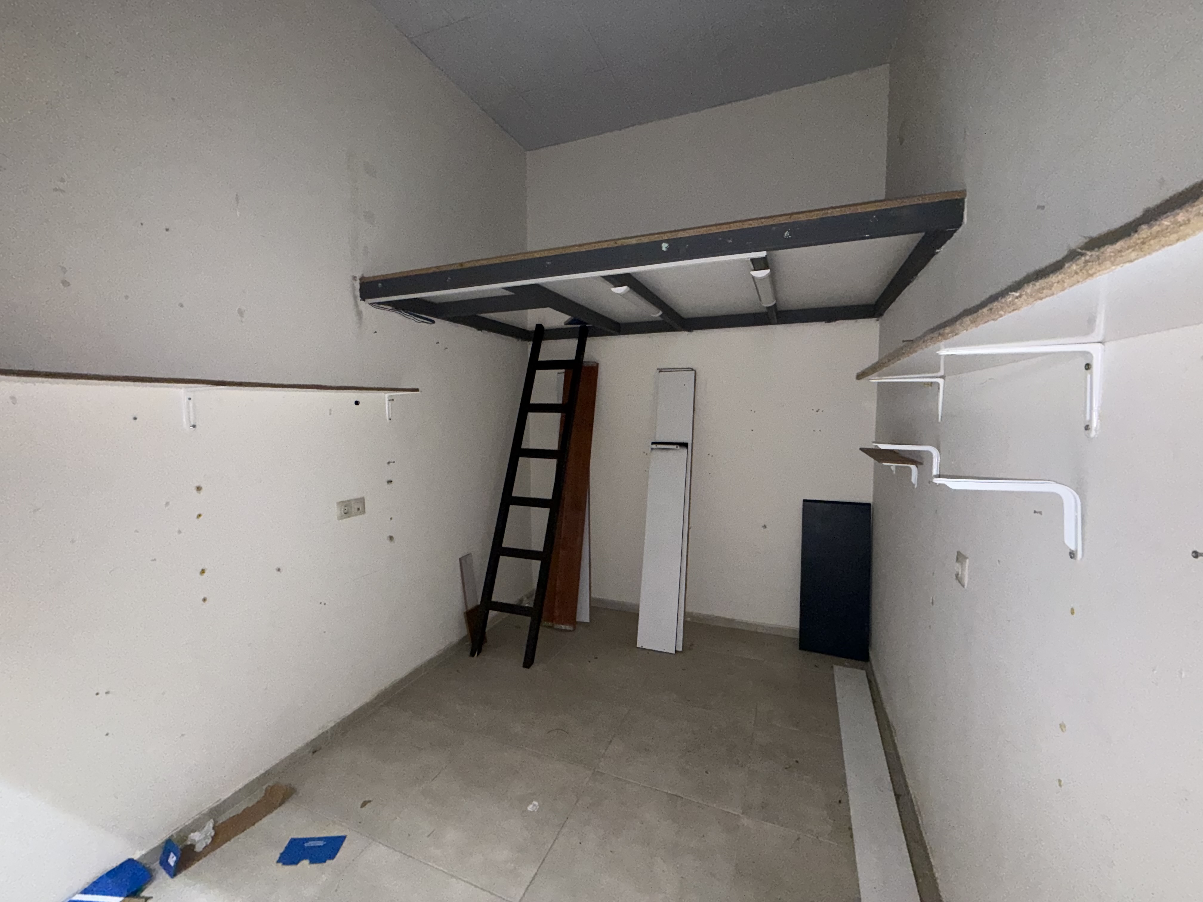 PAZARKAPI DA SATILIK 12 M2 DÜKKAN