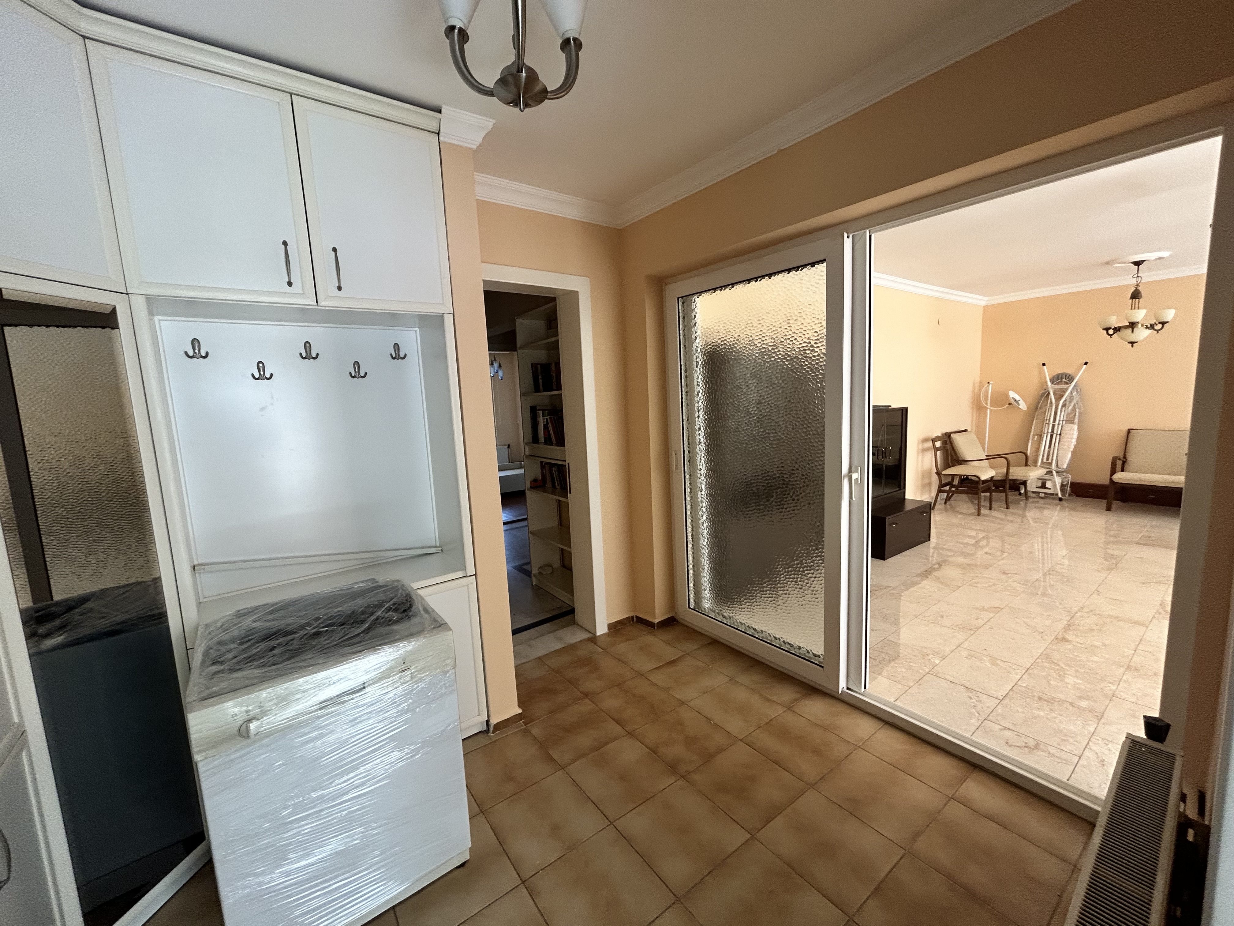 MARMARİS KAPALI ÇARŞIDA SATILIK 2+1 KAPALI MUTFAK DAİRE