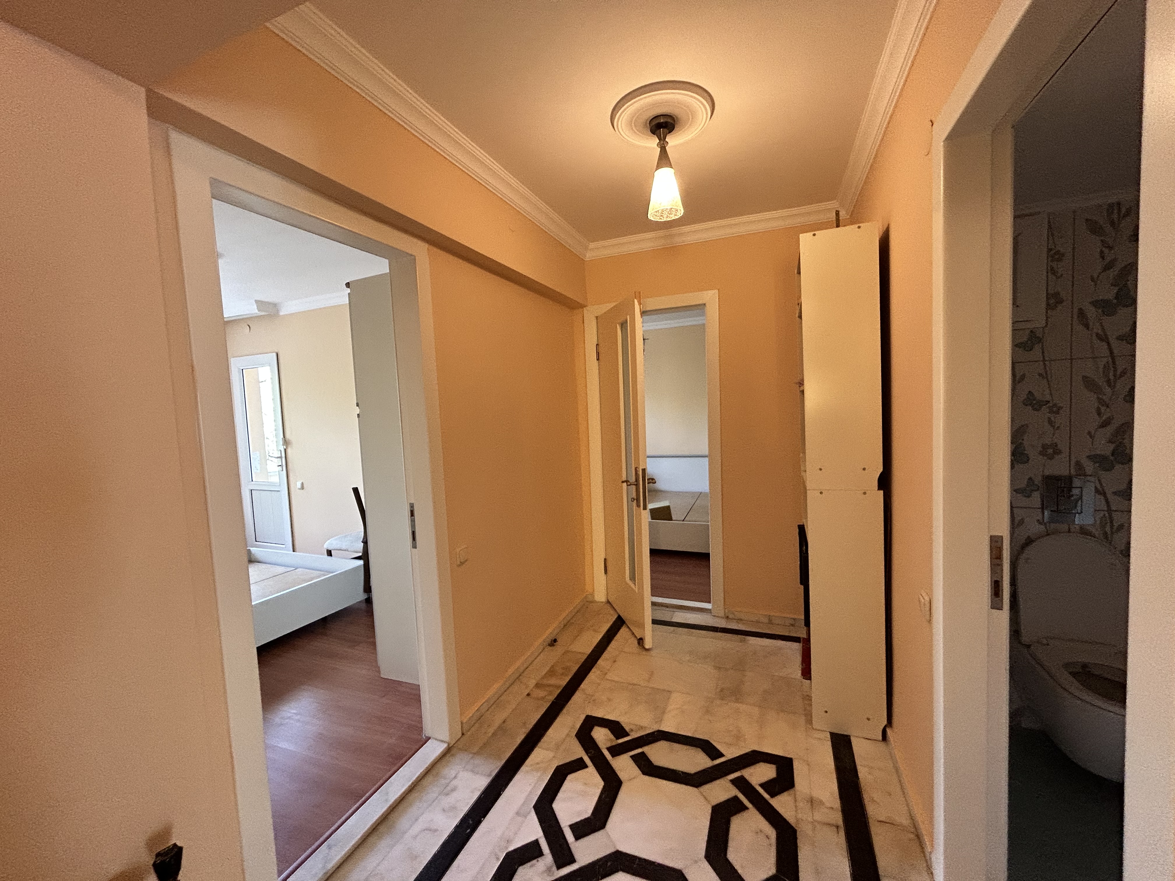MARMARİS KAPALI ÇARŞIDA SATILIK 2+1 KAPALI MUTFAK DAİRE