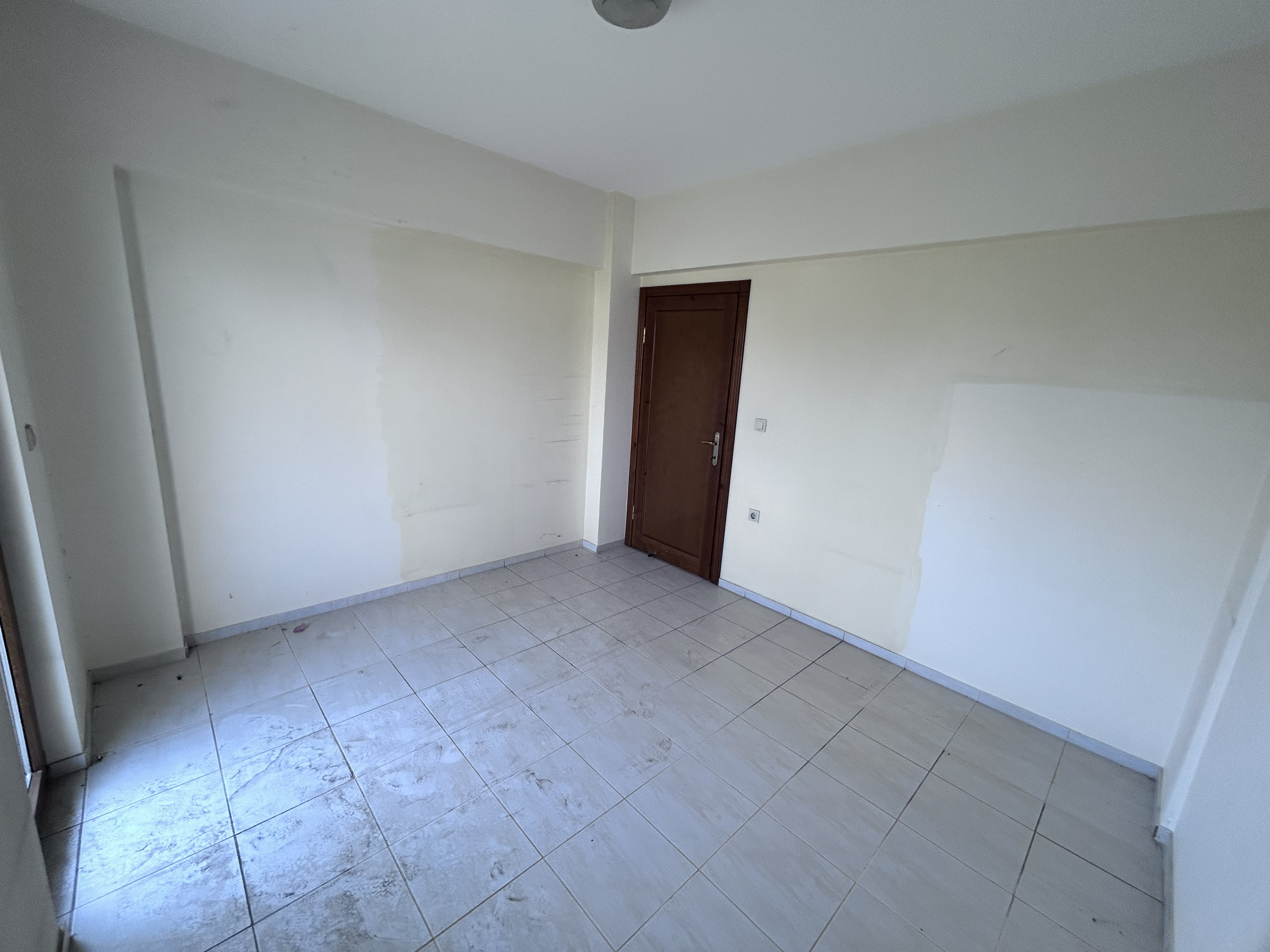 MARMARİS ARMUTALAN'DA SAHİLE 950MT.2+1 AYRI MUTFAK SATILIK DAİRE