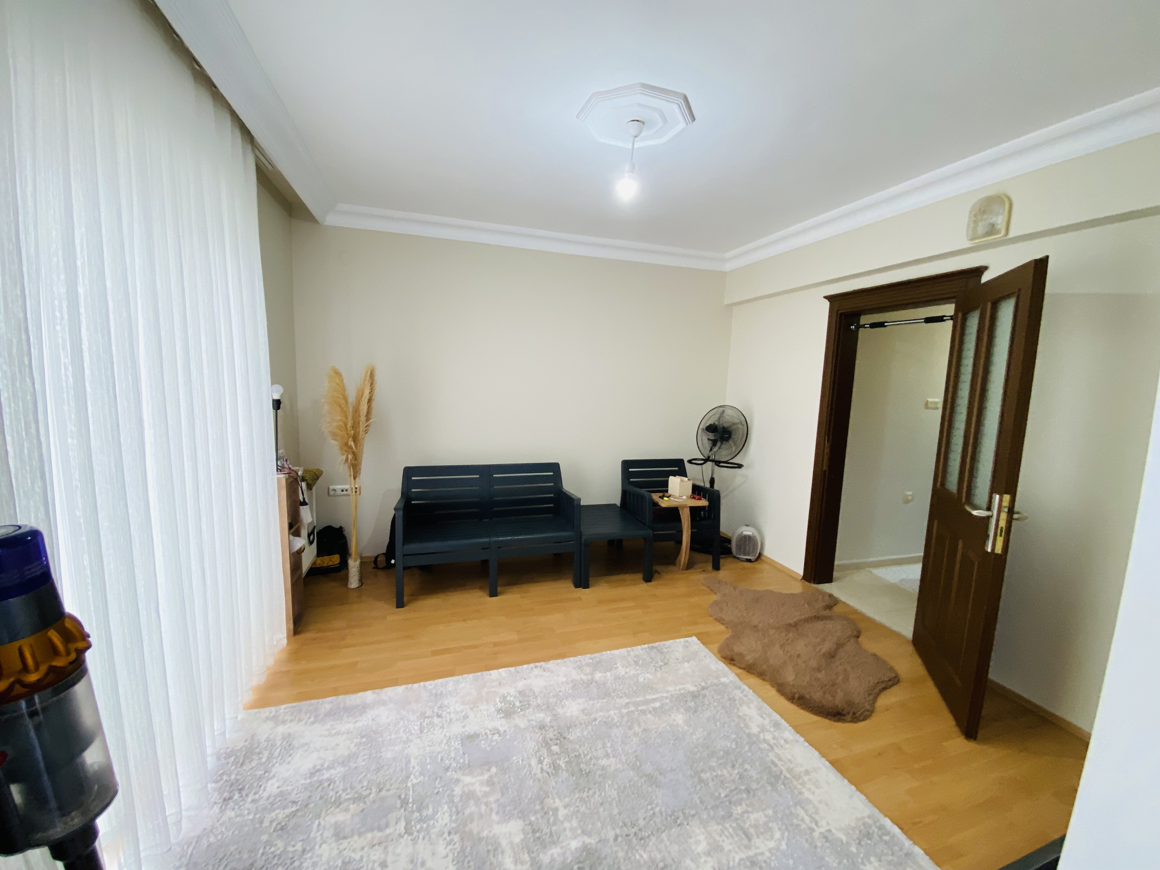 ESENEVLER'DE MERKEZİ LOKASYONDA KİRALIK 4+1