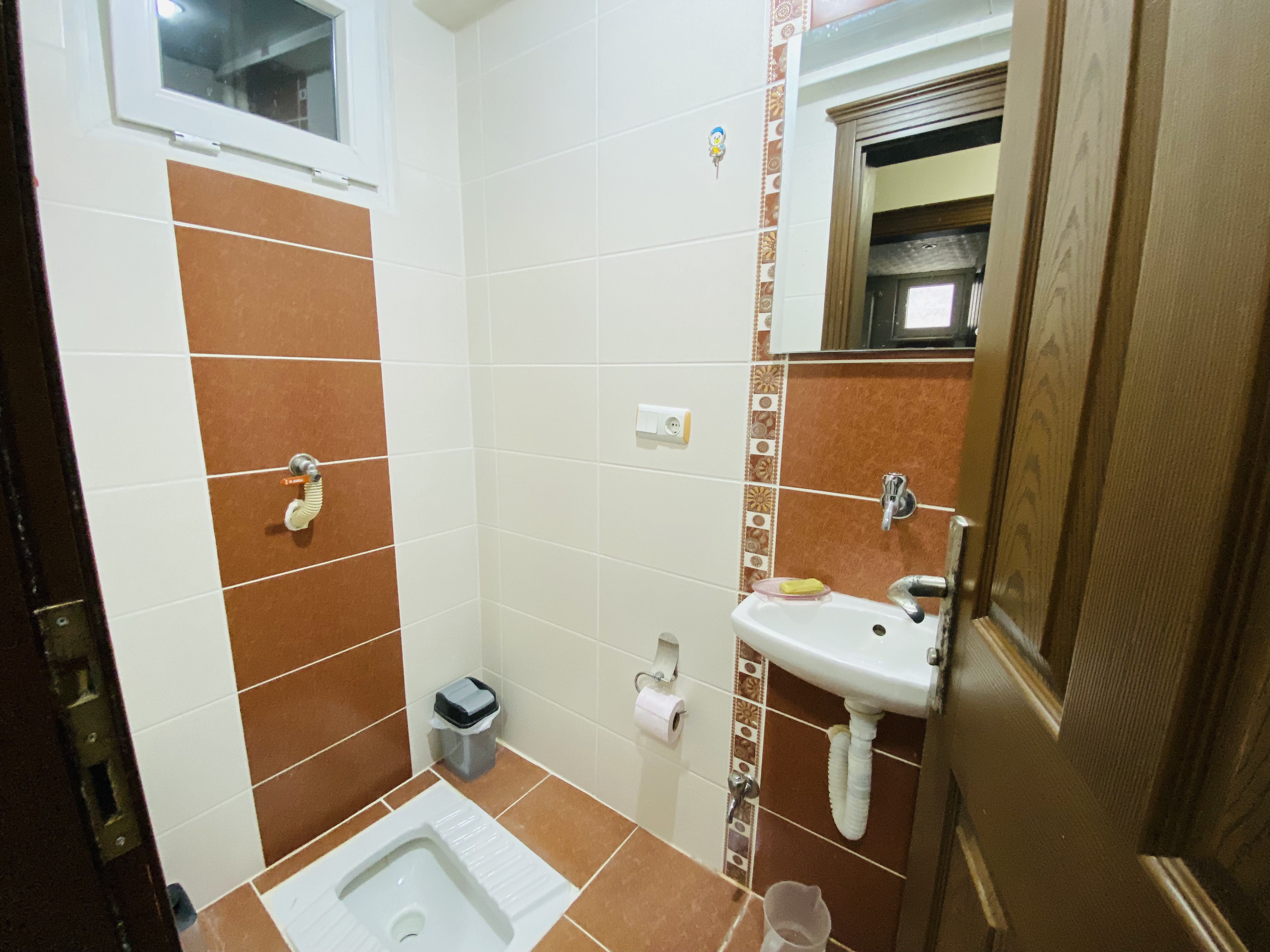 ESENEVLER'DE MERKEZİ LOKASYONDA KİRALIK 4+1