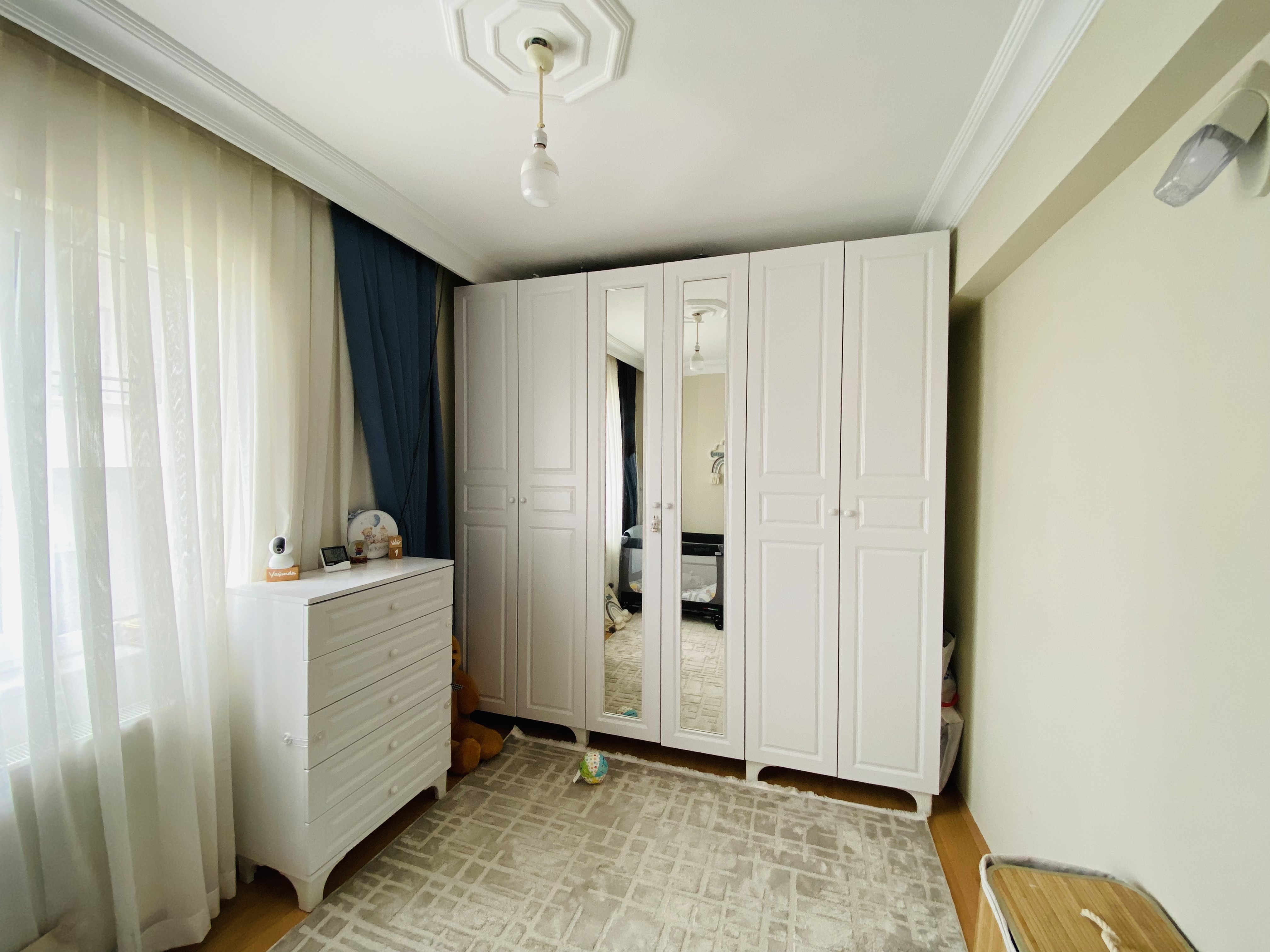 ESENEVLER'DE MERKEZİ LOKASYONDA KİRALIK 4+1