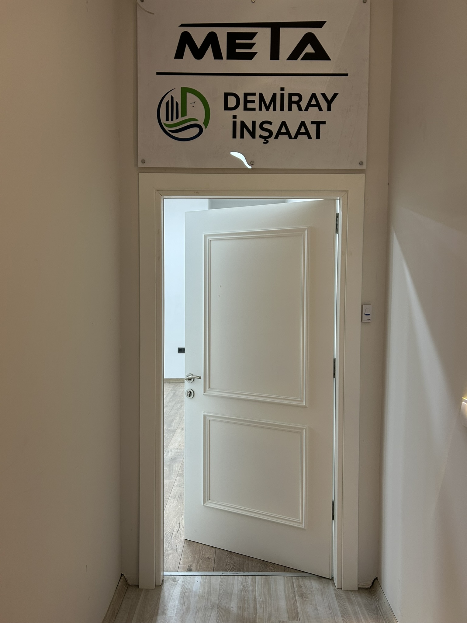 ŞEYHKERAMETTİN 135M2 KİRALIK OFİS