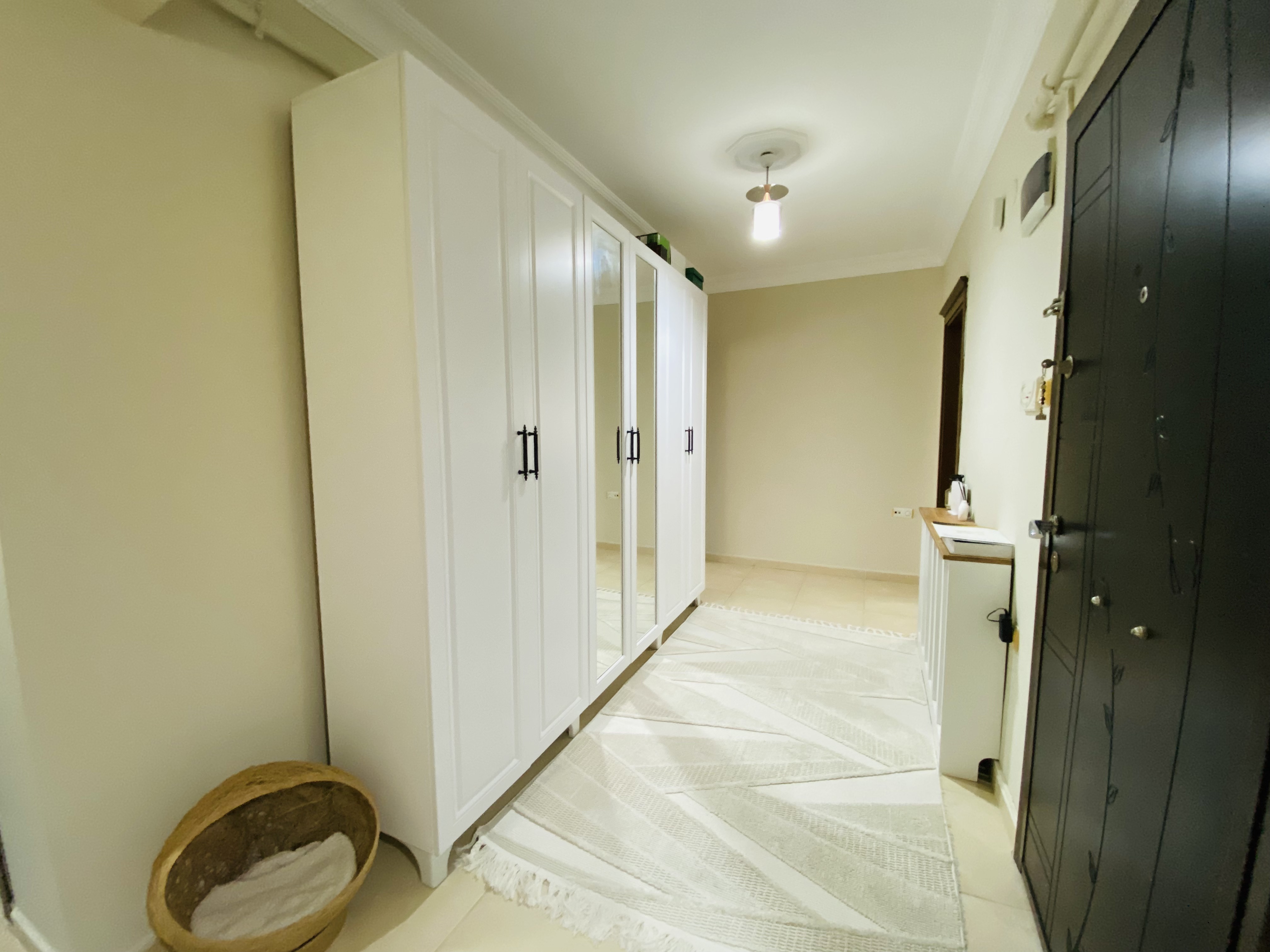 ESENEVLER'DE MERKEZİ LOKASYONDA KİRALIK 4+1