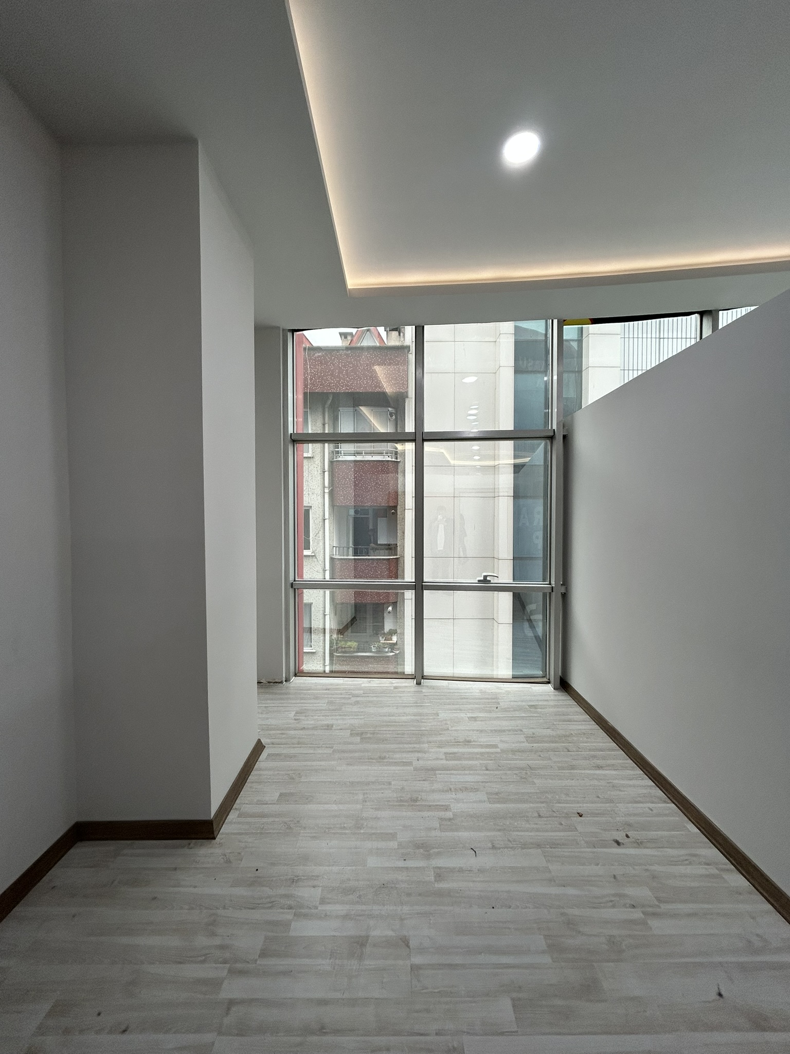ŞEYHKERAMETTİN 135M2 KİRALIK OFİS