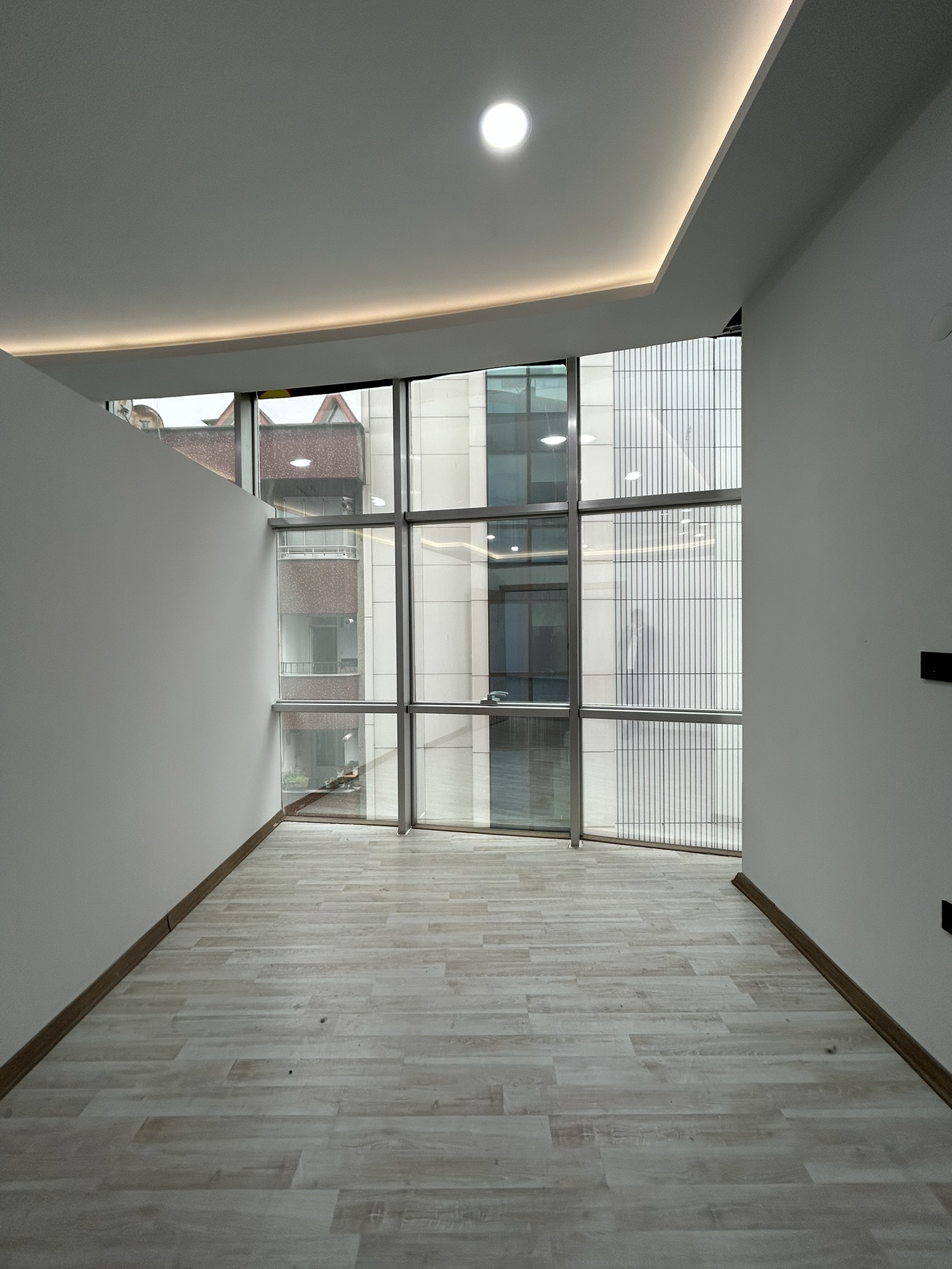 ŞEYHKERAMETTİN 135M2 KİRALIK OFİS