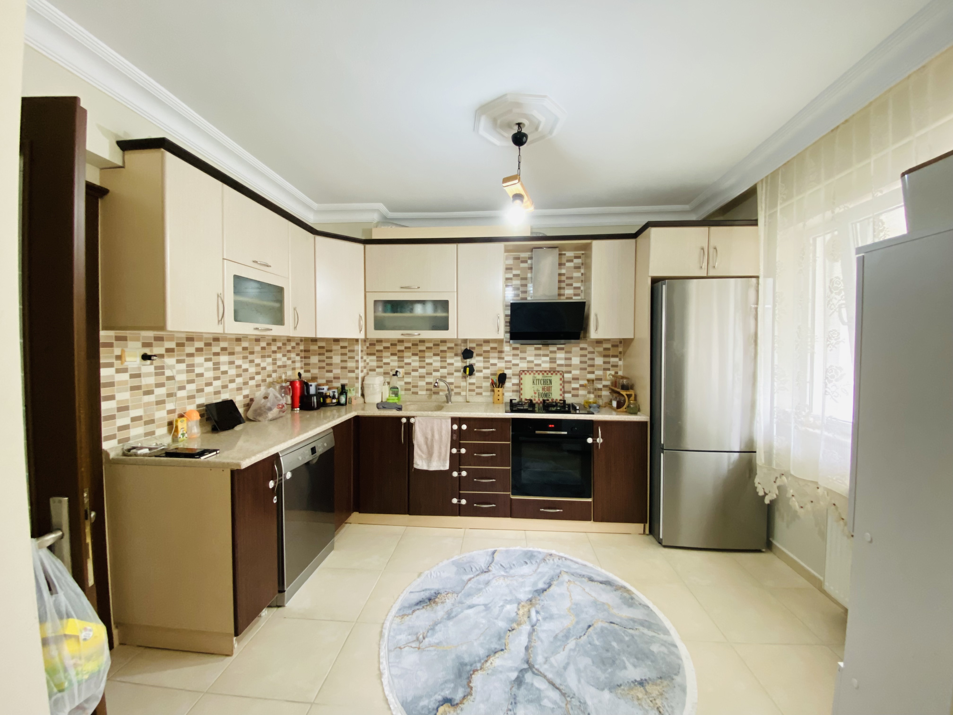 ESENEVLER'DE MERKEZİ LOKASYONDA KİRALIK 4+1