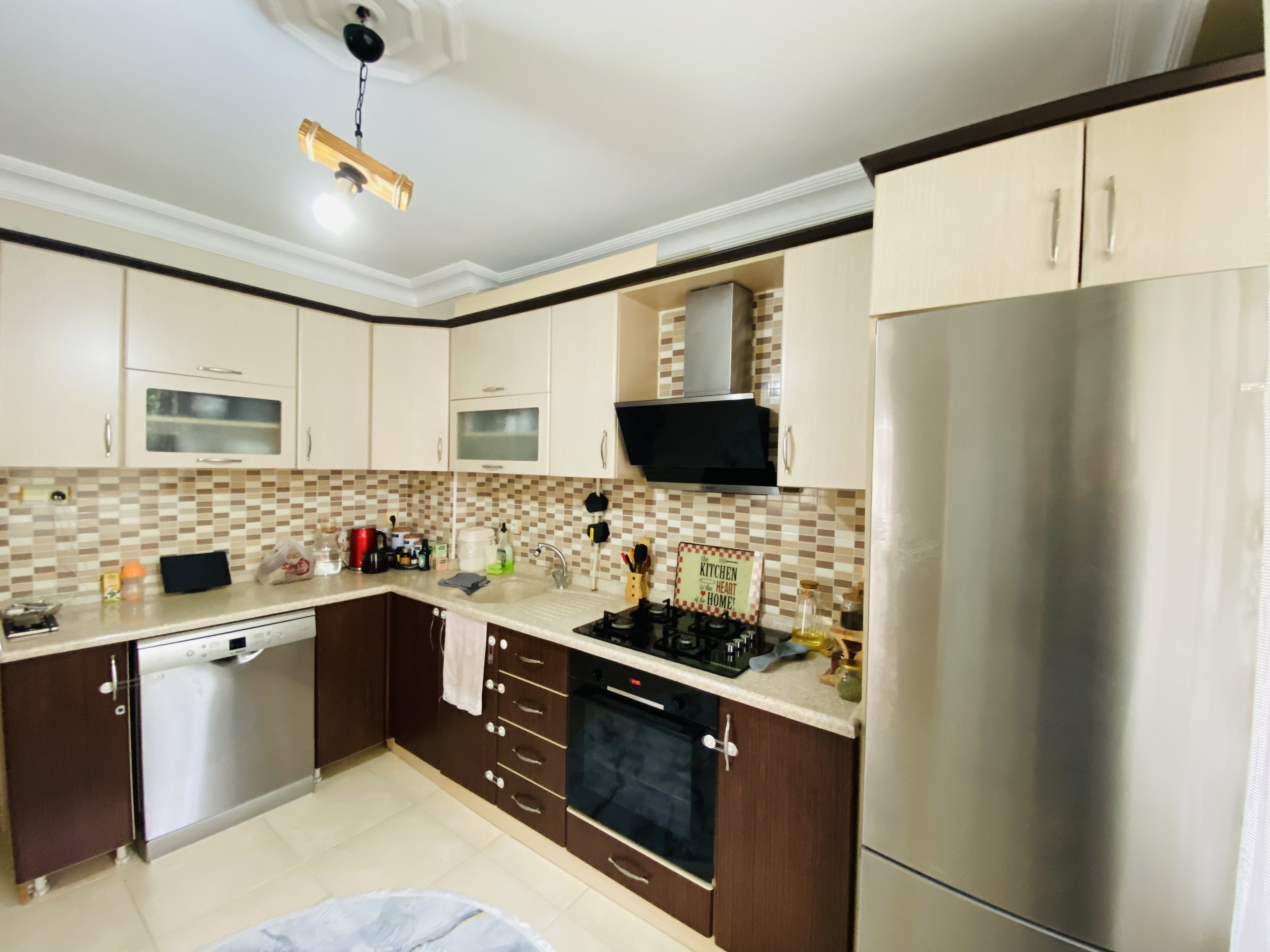 ESENEVLER'DE MERKEZİ LOKASYONDA KİRALIK 4+1