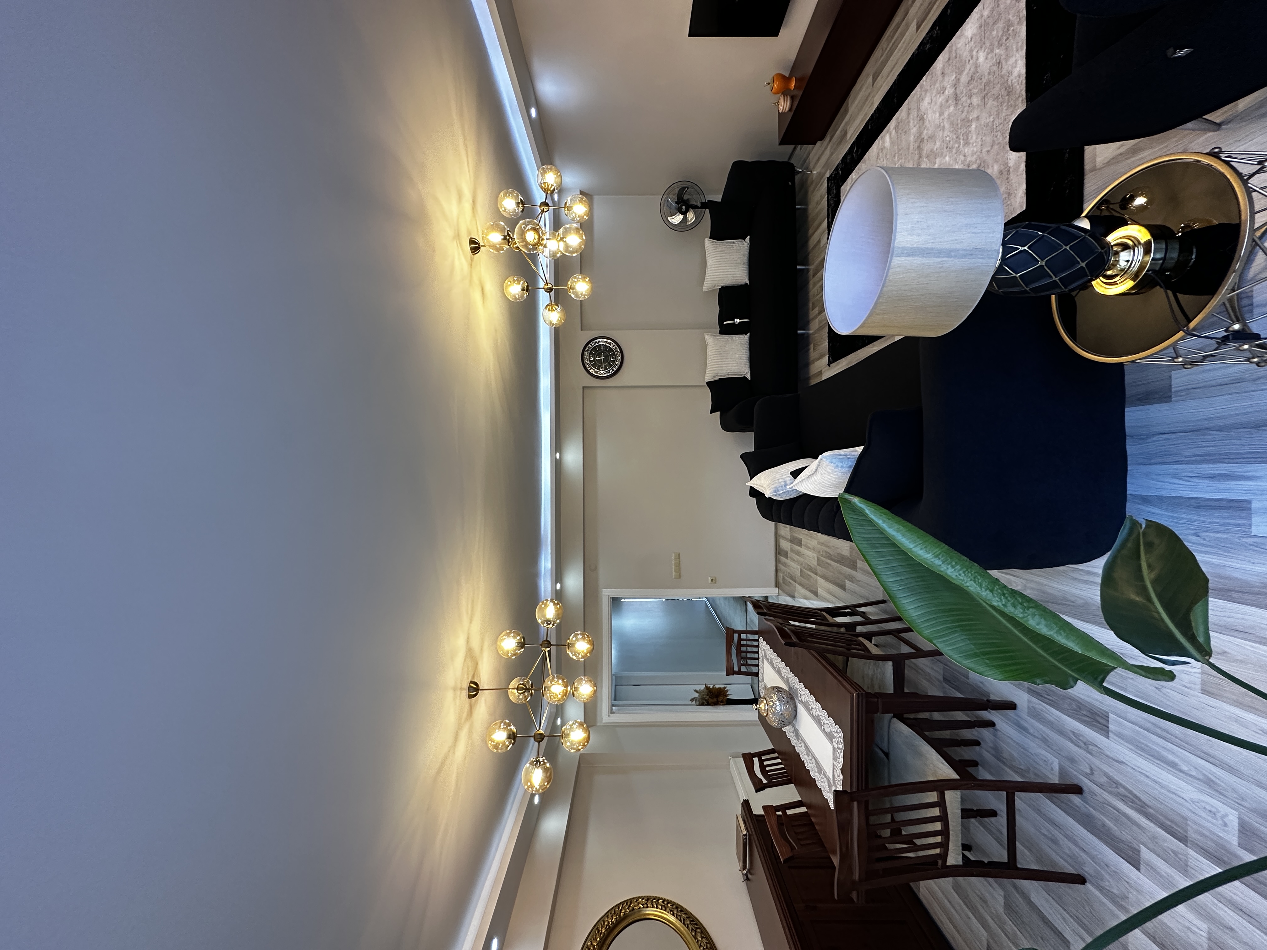 MABELGAYRİMENKUL İHSANİYE.MH MERKEZİ KONUMDA GENİŞ MUAZZAM DAİRE