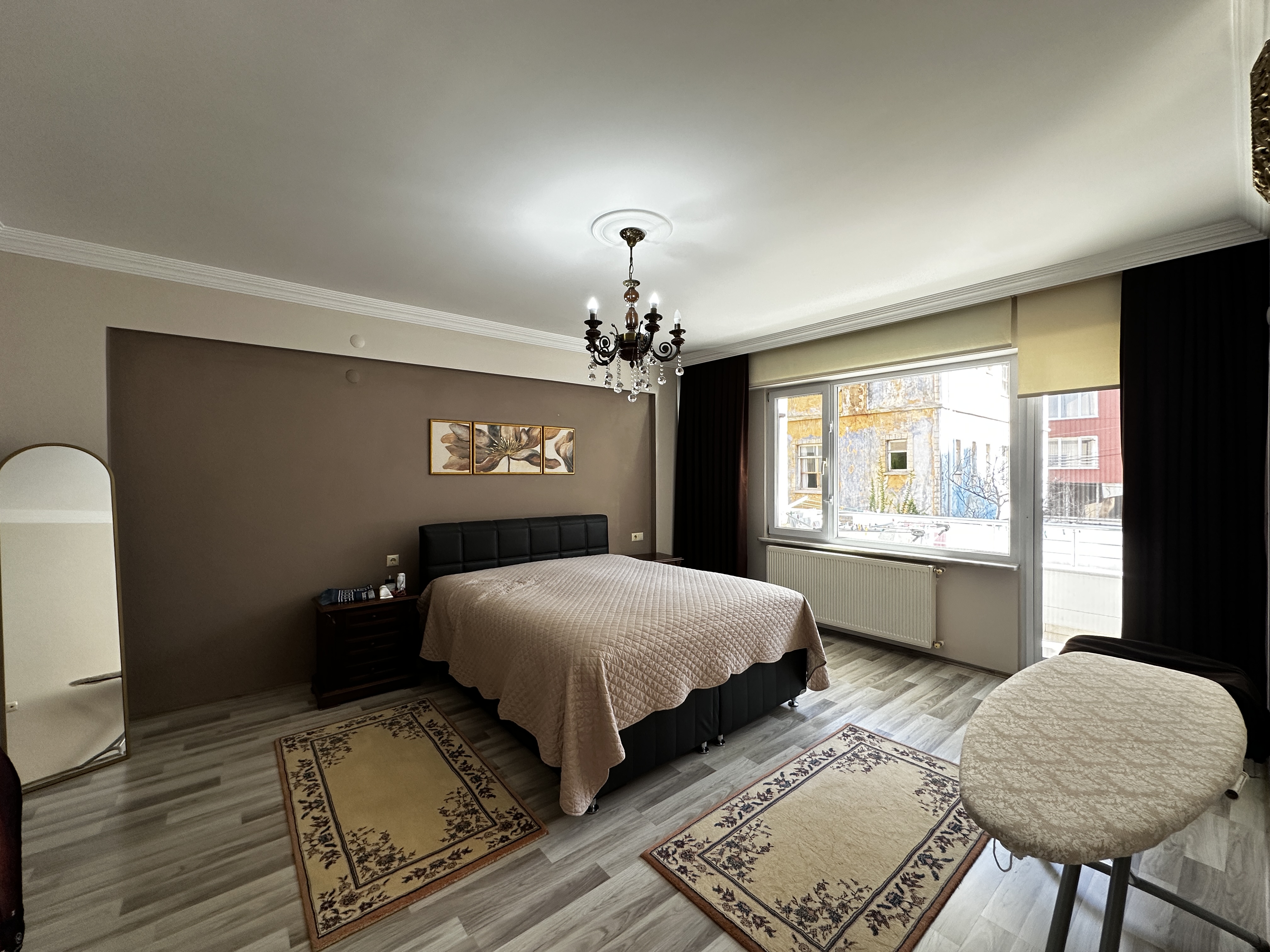 MABELGAYRİMENKUL İHSANİYE.MH MERKEZİ KONUMDA GENİŞ MUAZZAM DAİRE