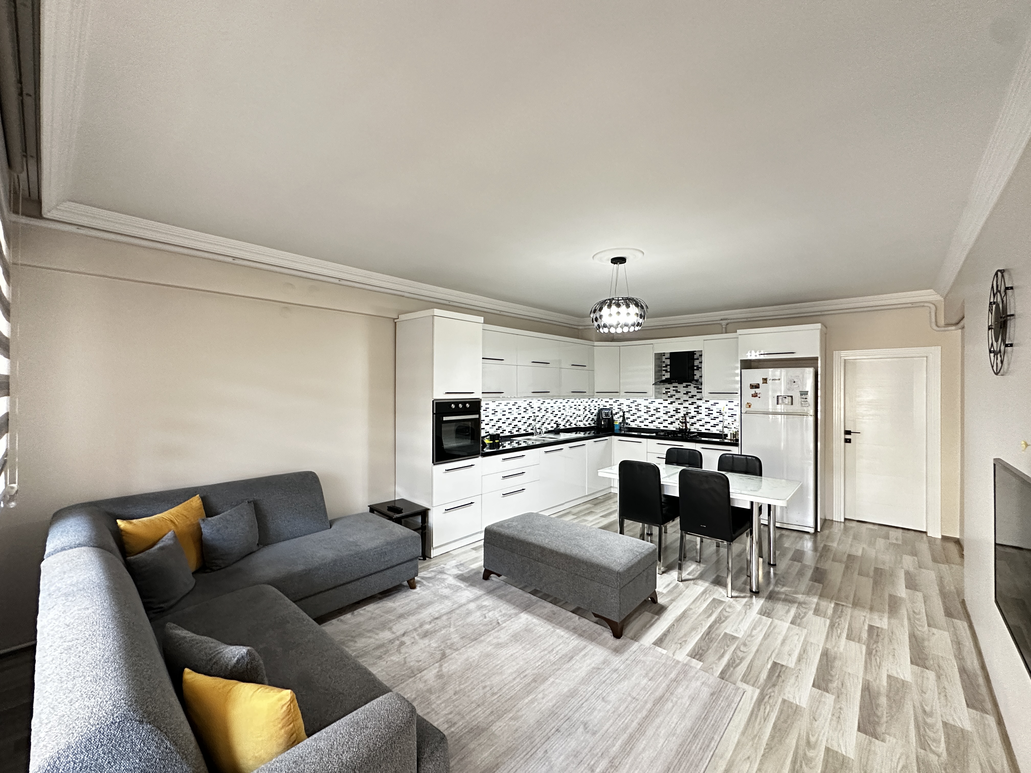 MABELGAYRİMENKUL İHSANİYE.MH MERKEZİ KONUMDA GENİŞ MUAZZAM DAİRE